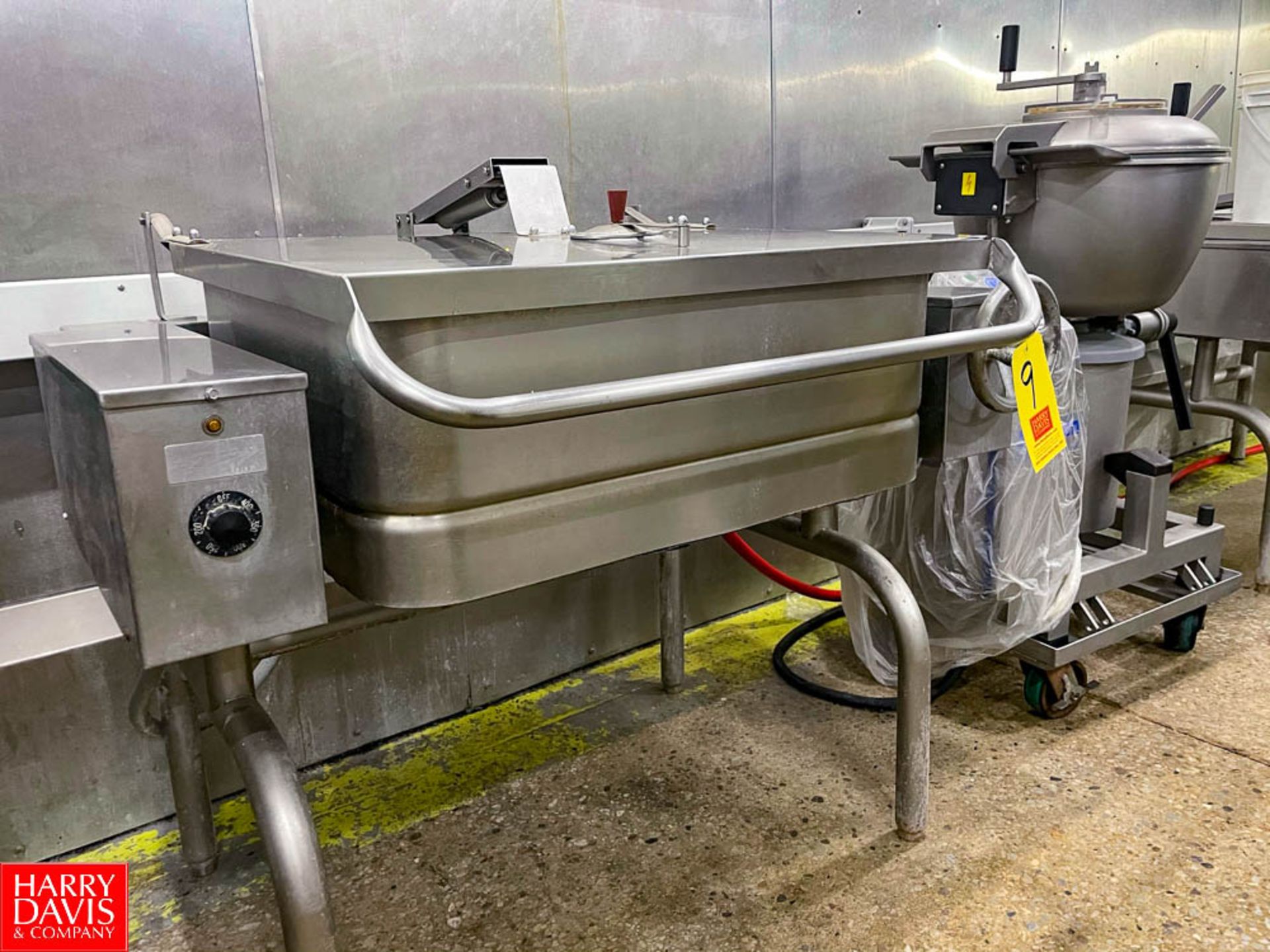 Groen 30 Gallon S/S Electric Tilt Skillet. Rigging Fee: $325