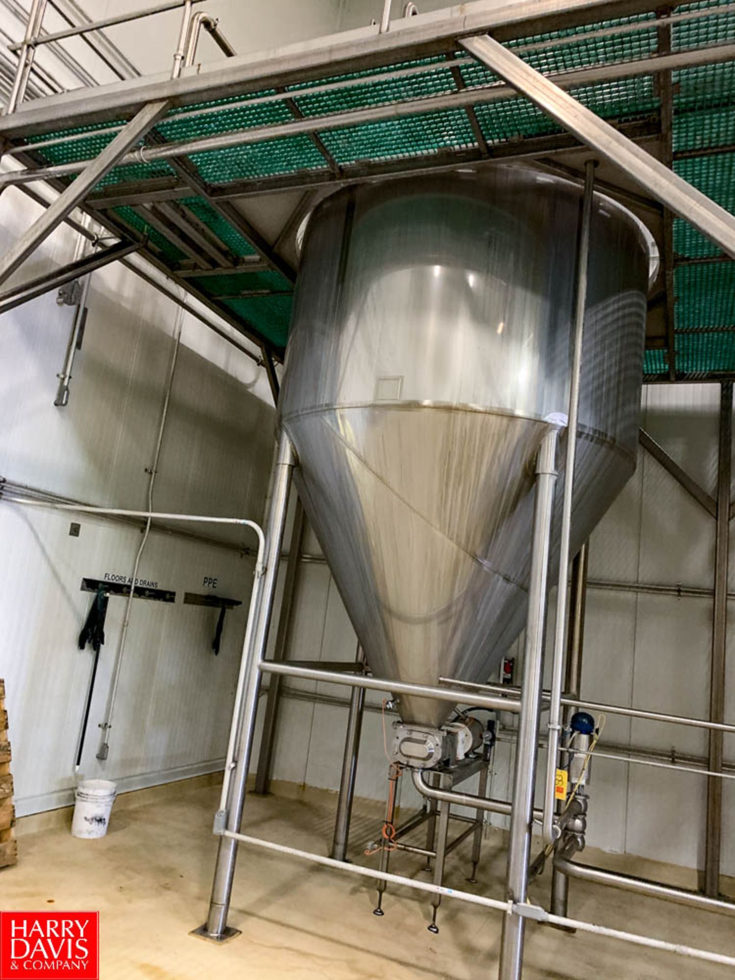 2015 A&B Process Systems 3,200 Gallon Dome-Top Cone-Bottom Jacketed 316L S/S Tank, with Vertical - Image 3 of 4