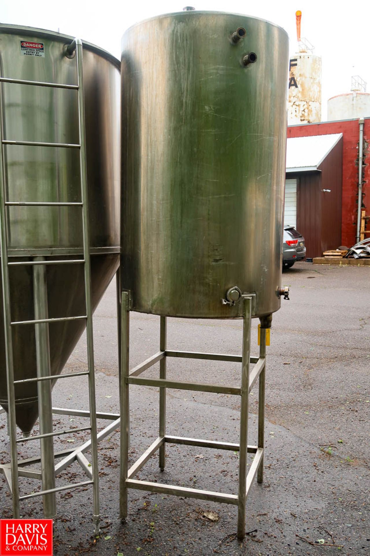 S/S Tank Approx. 275 Gallon Capacity Rigging Fee: $300 - Image 2 of 2