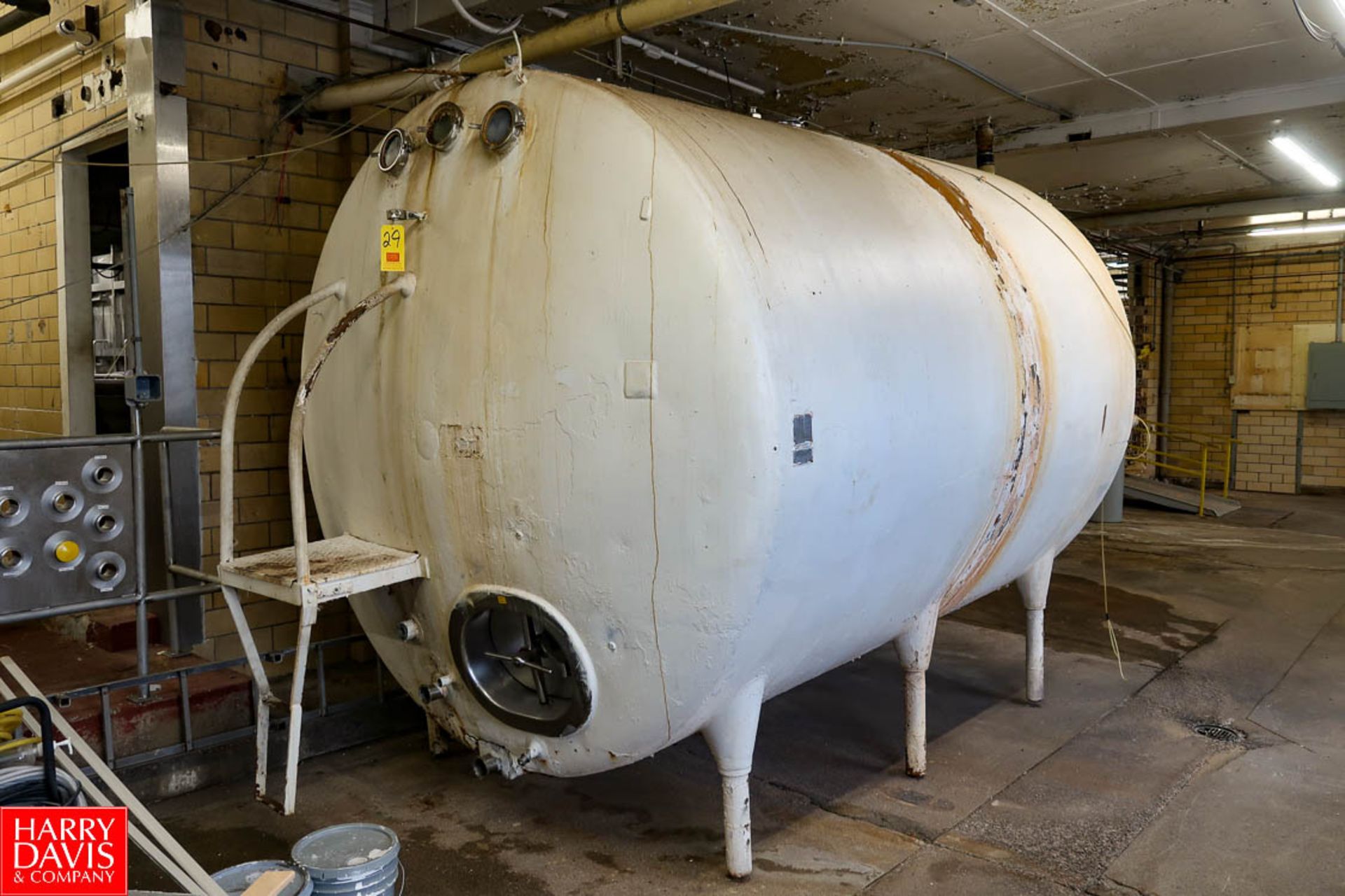 Creamery Package MFG Co. 4,000 Gallon Horizontal S/S Tank S/N: 1091 Rigging Fee: $2000