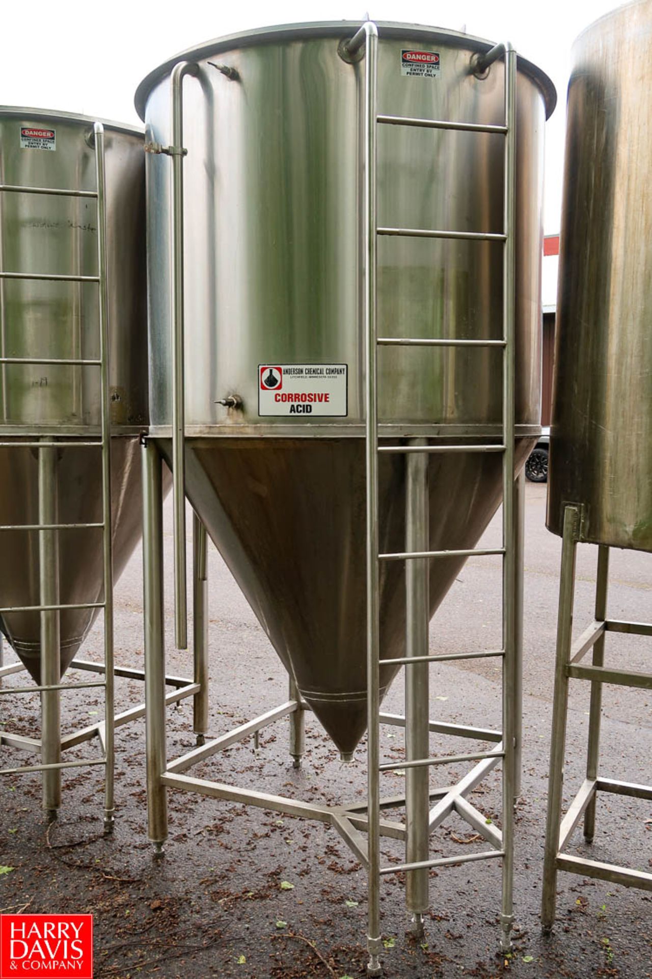 Anderson Chemical S/S Tank with Conical Bottom Approx. 500 Gallon Capacity Rigging Fee: $400 - Image 2 of 3