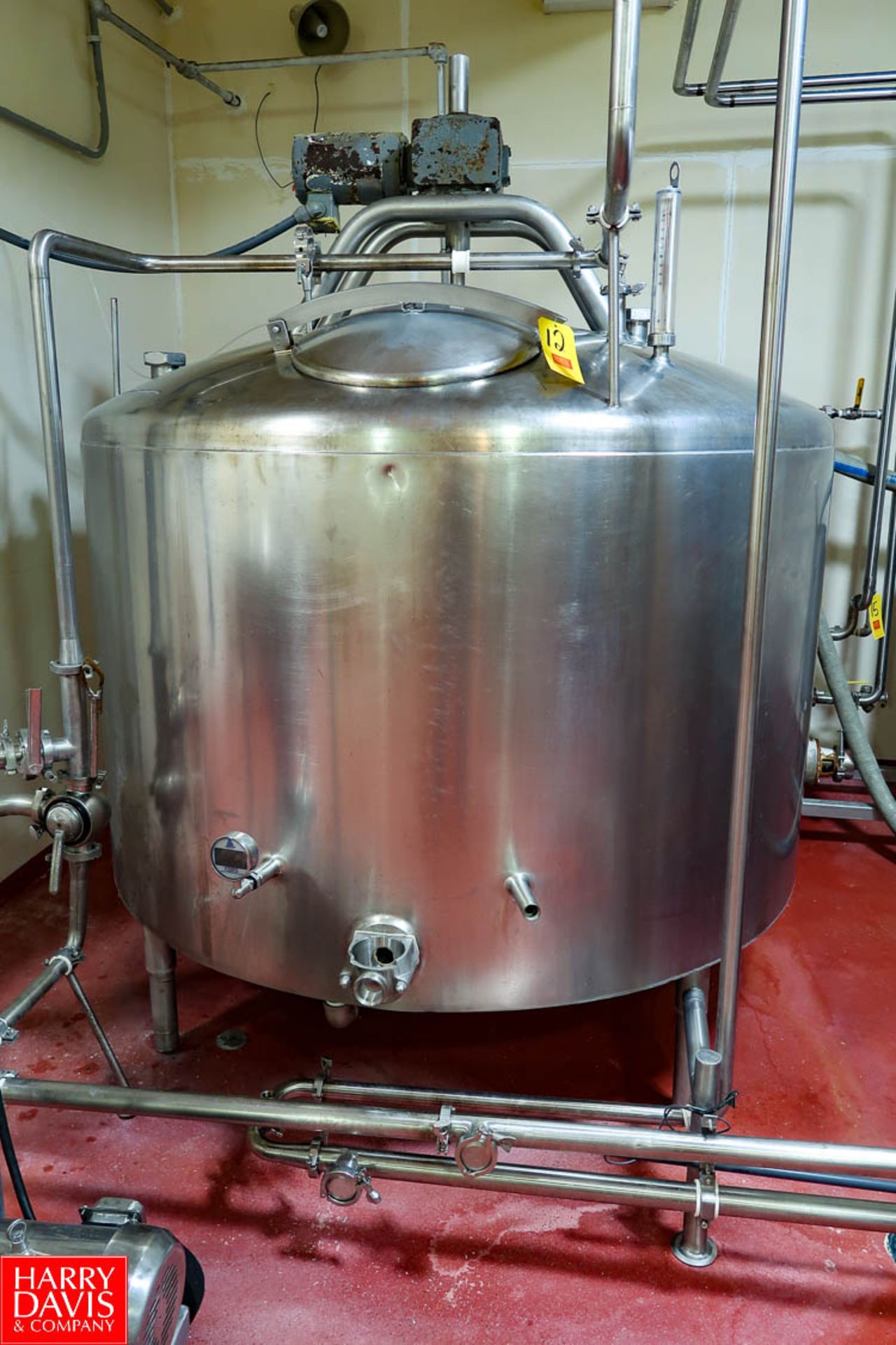 600 Gallon S/S Batch Processor Tank with Vertical Agitation Rigging Fee: $1000