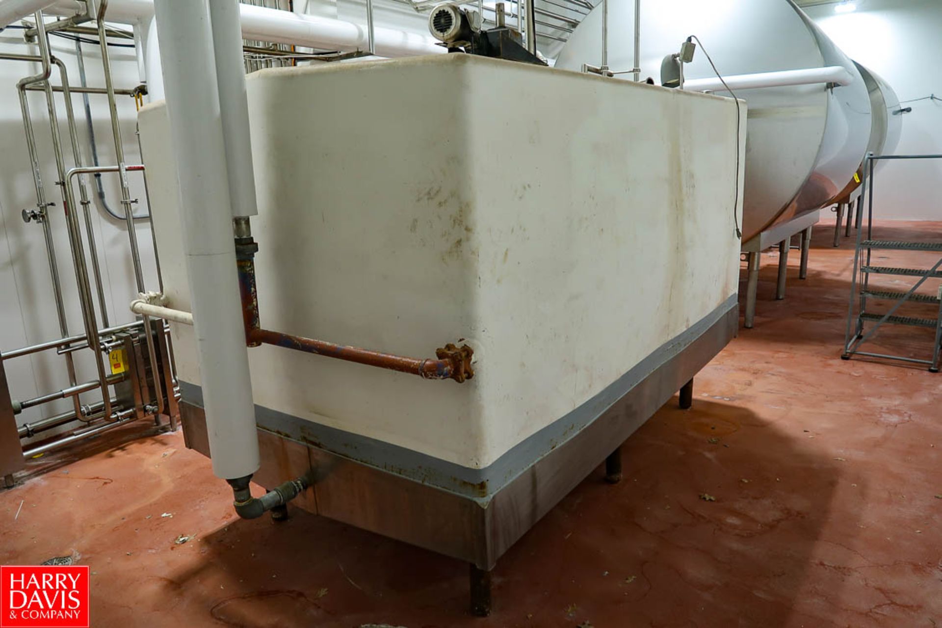 S/S Rectangle Tank, Approx. 2,000 Gallon Capacity, (Whey Cream Tank) Rigging Fee: $1500 - Image 3 of 4