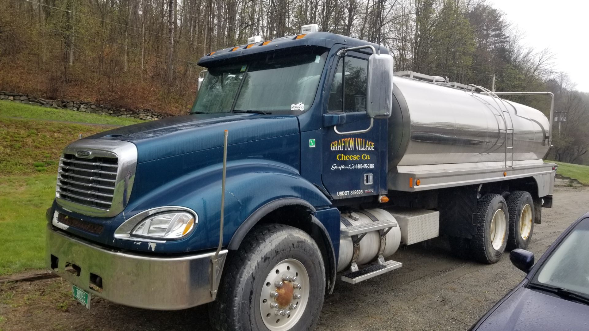 2007 Freightliner Columbia Tandem Axle Tanker Truck with 3,600 Gallon Double-Wall S/S Tank, 2021
