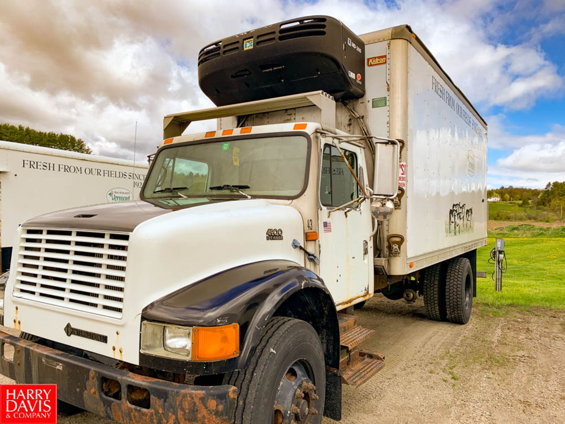 1999 International 18' Refrigerated Delivery Truck Model: 4900, 33,000 GVWR, with DT466E Diesel,