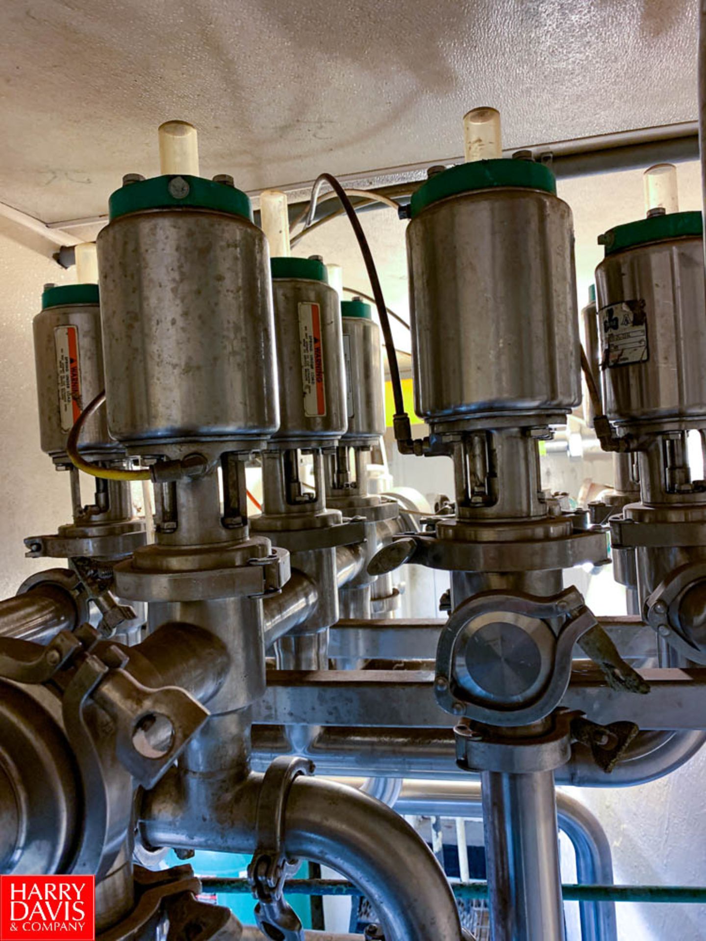 Tri Clover 316L 2" S/S Air Valves In Manifold, Located in:Rutland Rigging Fee: $ 500 - Image 3 of 3