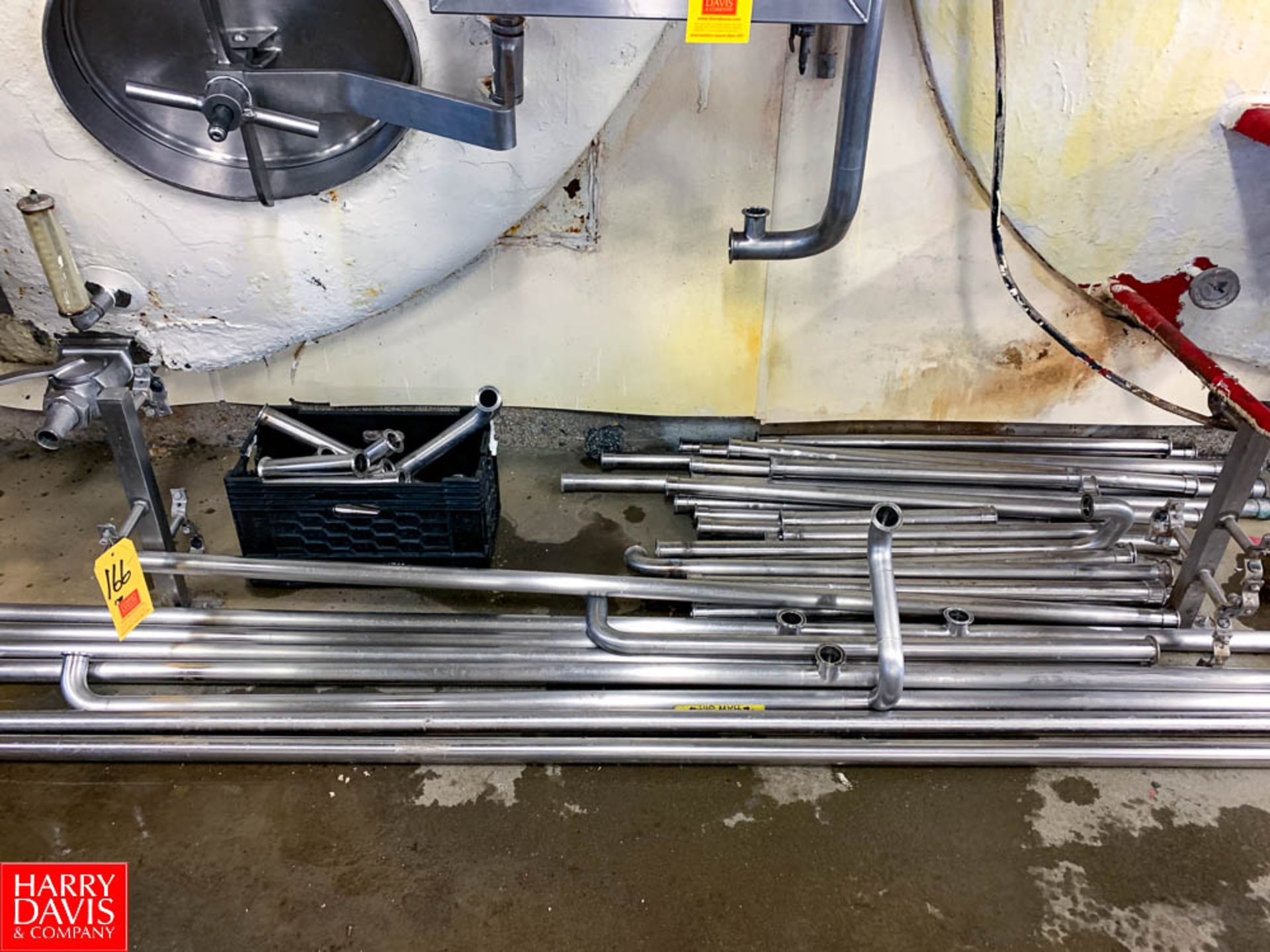 140' 1.5" S/S Piping, Located in:Rutland Rigging Fee: $ 420