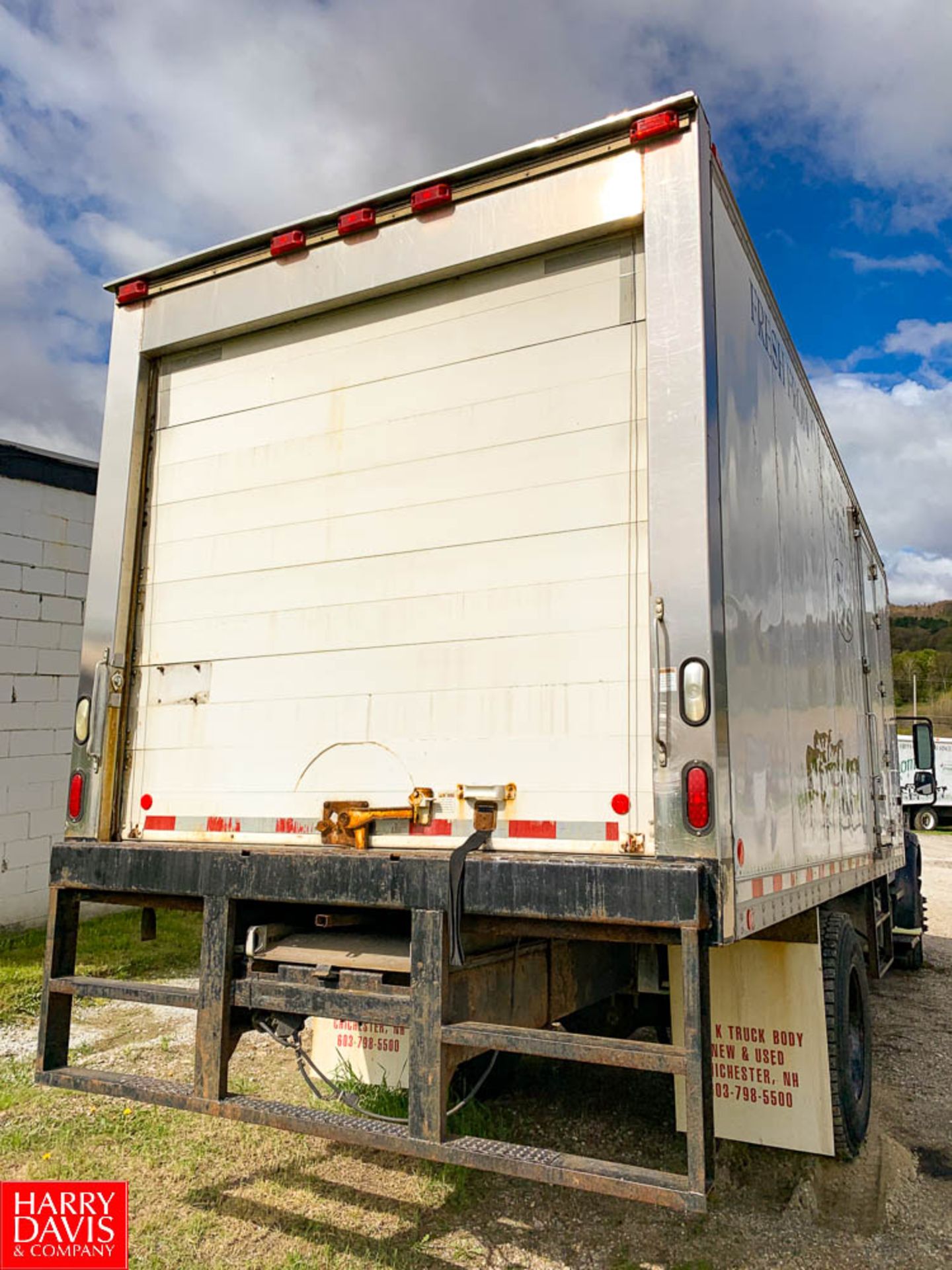 2006 Freightliner 20' Refrigerated Delivery Truck Model: M2106, 25,500 GVWR, Mercedes Benz 6.4 - Image 3 of 7