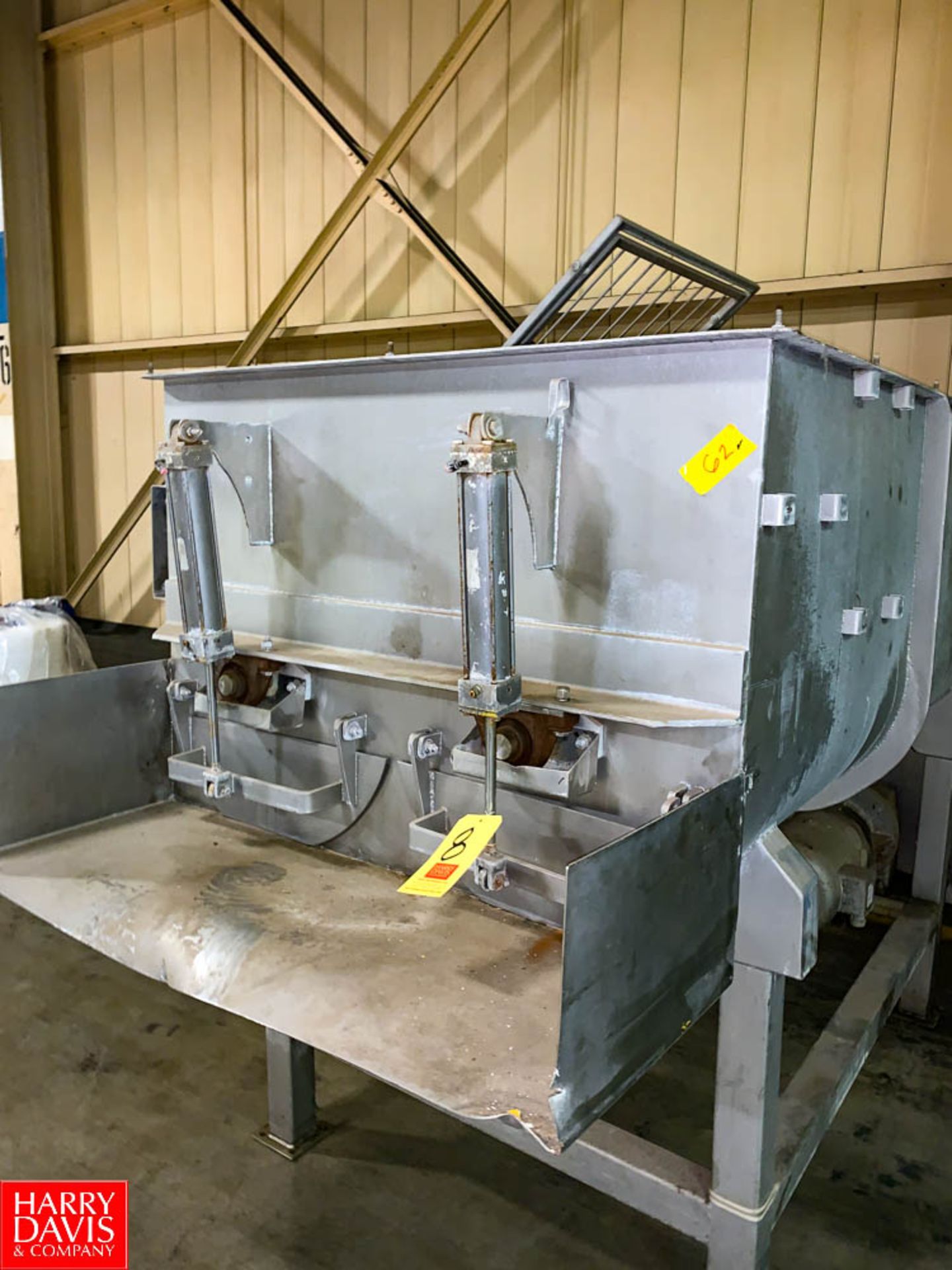 S/S Dual Ribbon Blender, with (2) Drives Rigging Fee: $350 Location: Irwin, PA