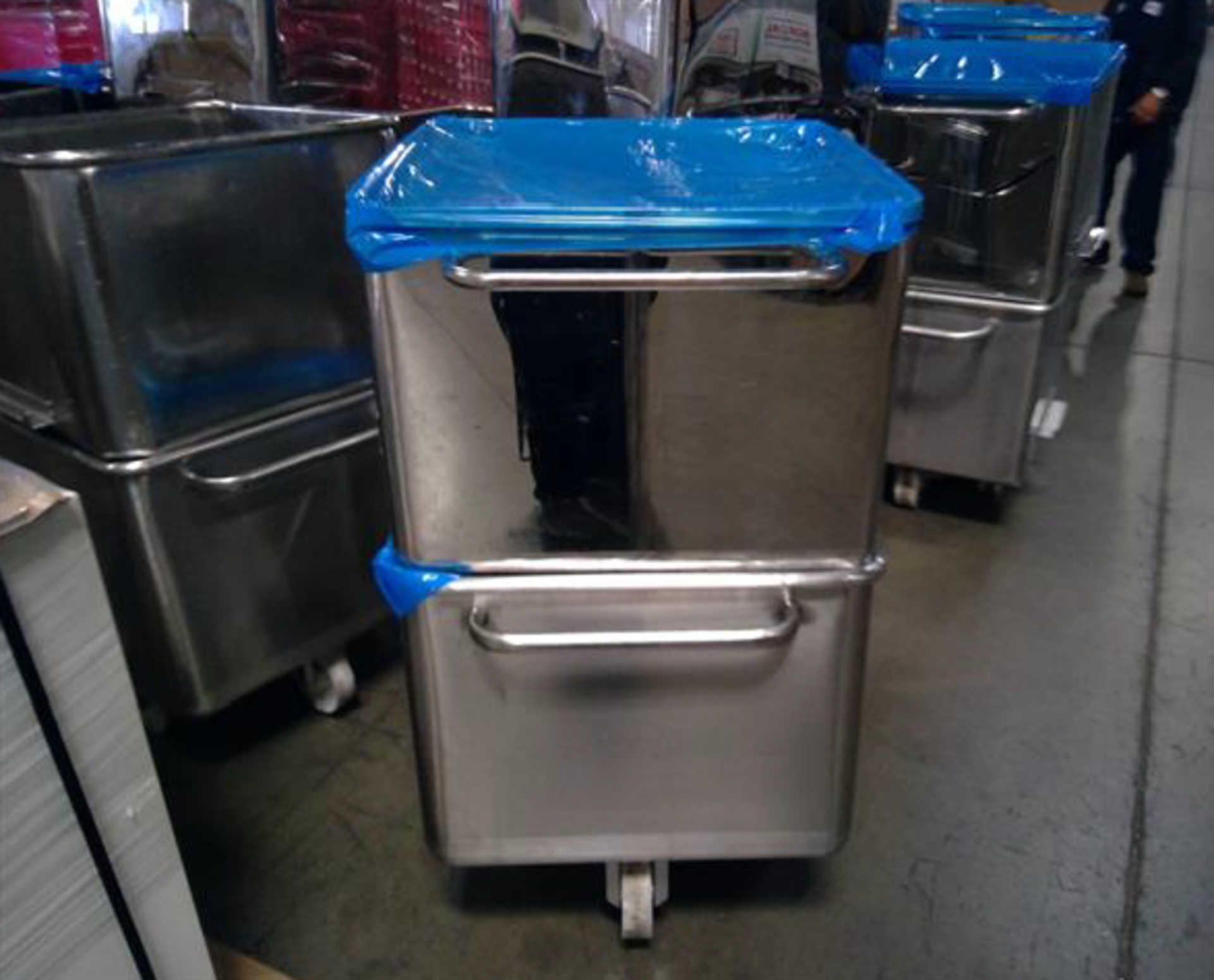 Vemag 50 Gallon S/S Portable Dump Tubs Location: Hayward, CA Rigging Fee: $75