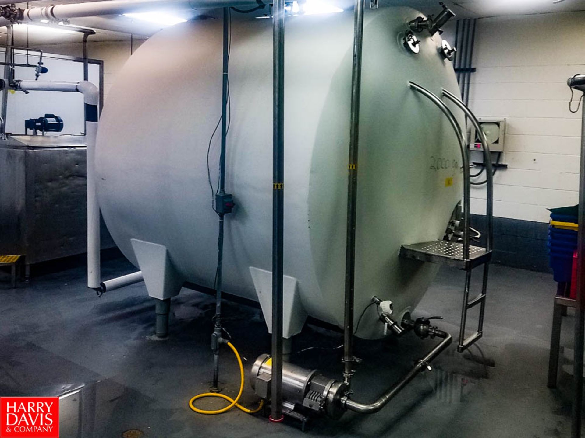 Cherry Burrell 2,000 Gallon Horizontal Refrigerated Tank, With Vertical Agitation, S/S Spray Ball,