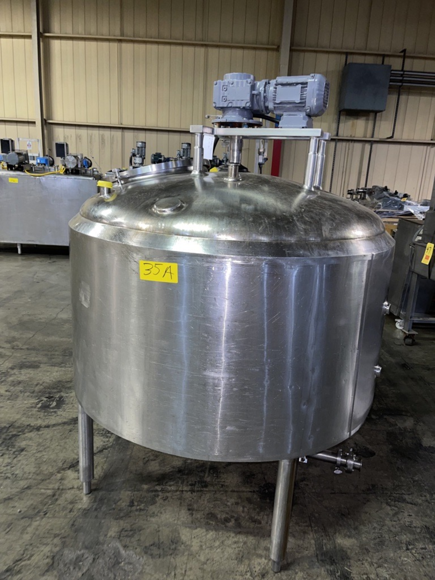 Crepaco 200 Gallon S/S Dome Top Dish Bottom Insulated Mix And Blend Tank, With Vertical Wide Sweep
