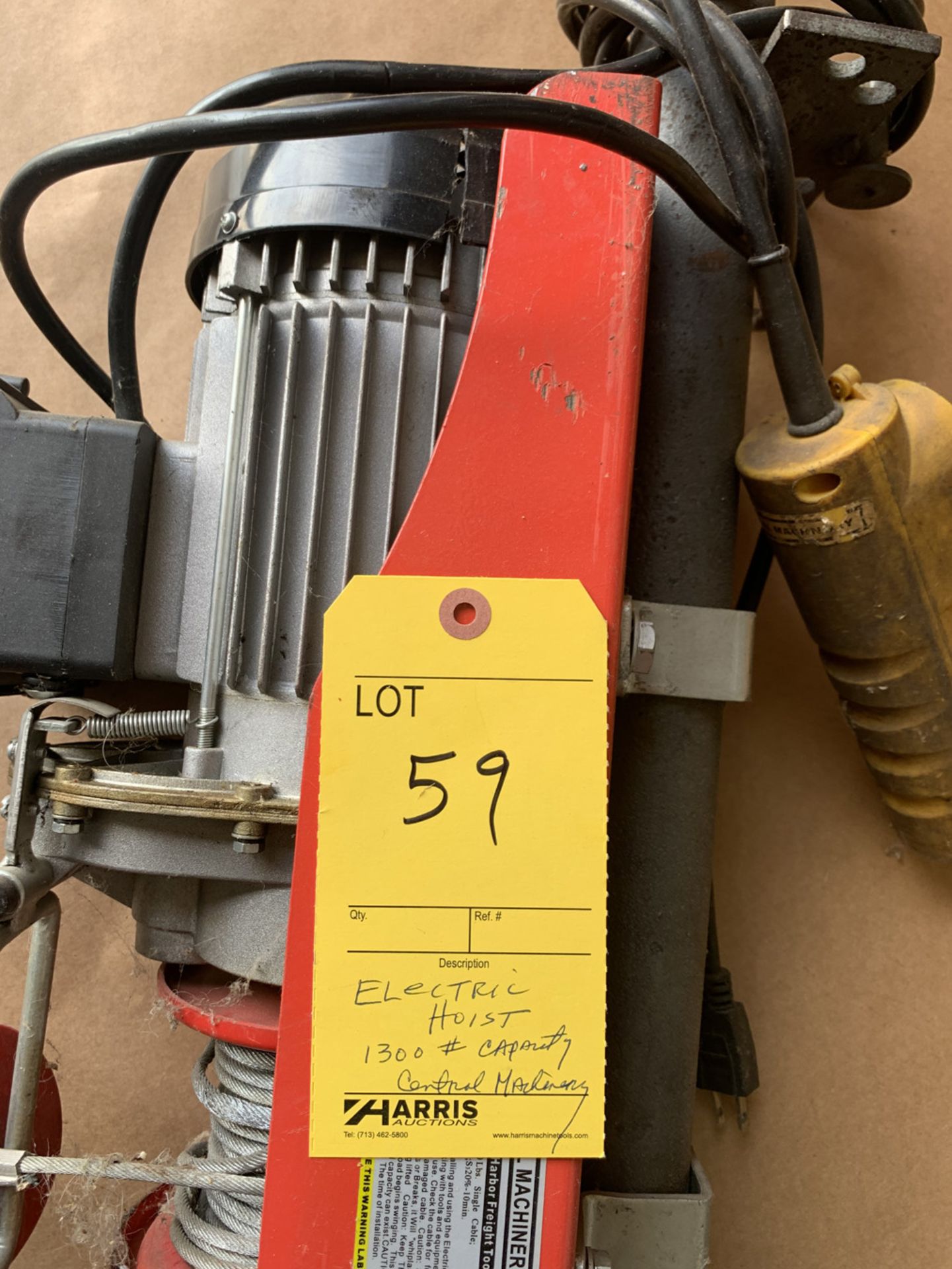 Central Machinery Electric Hoist (1300 Lb. Cap.)