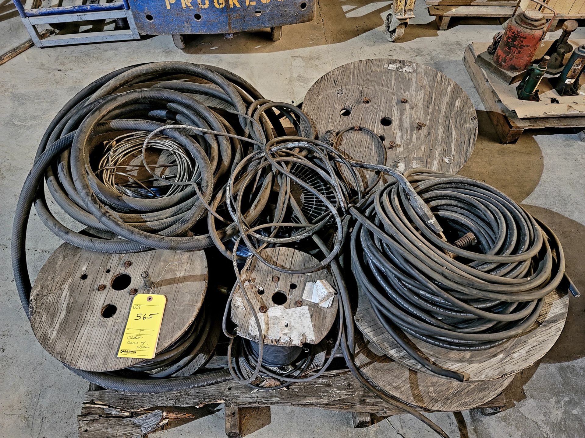 Pallet: Coils of Wire - assorted