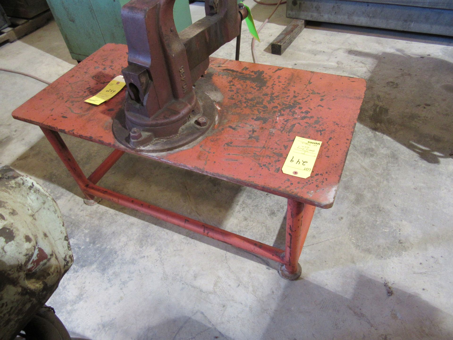 Heavy Duty Vise on Table - Image 4 of 5