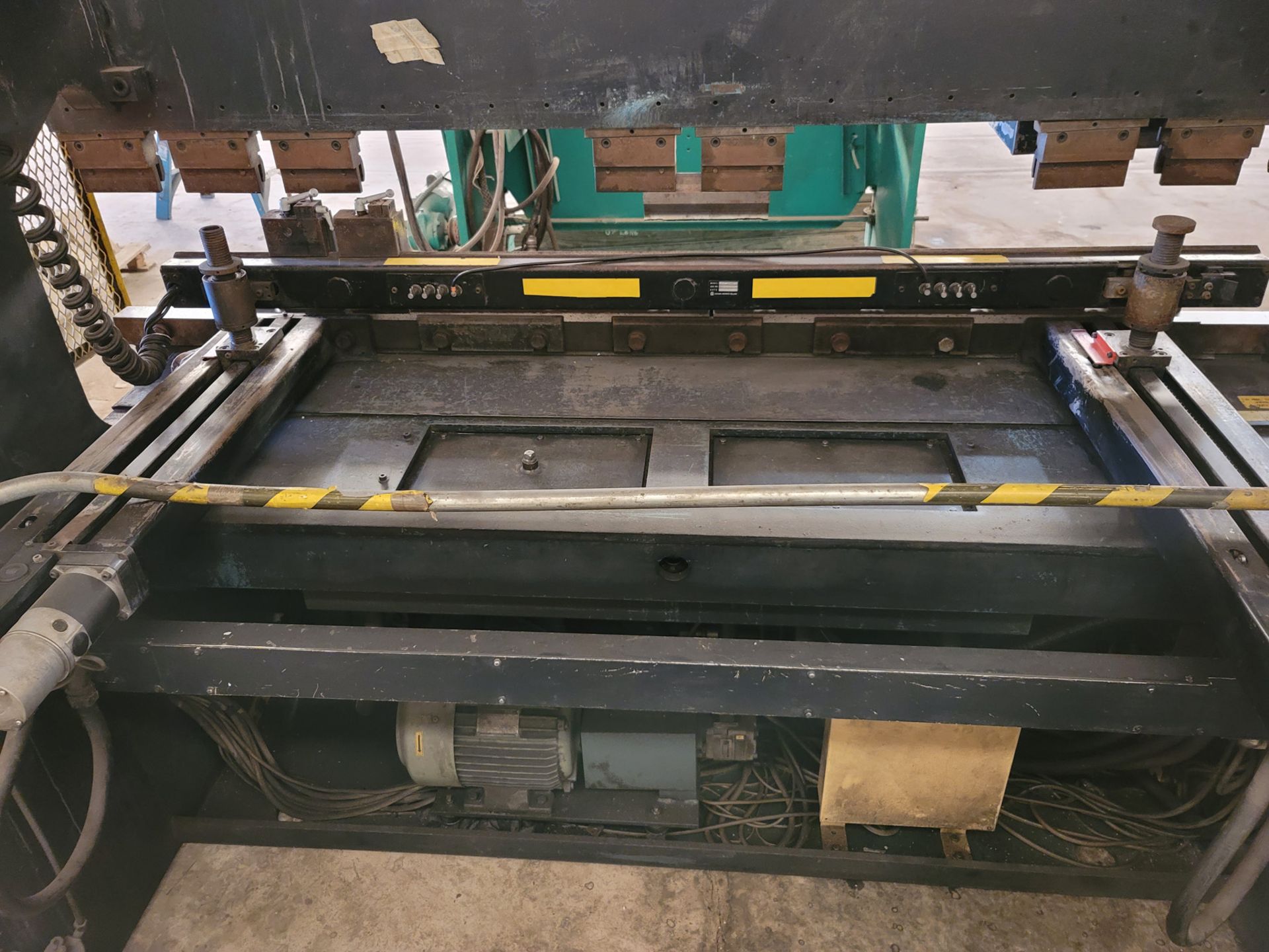 Amada RG-80 80 Ton Press Brake - Image 10 of 18