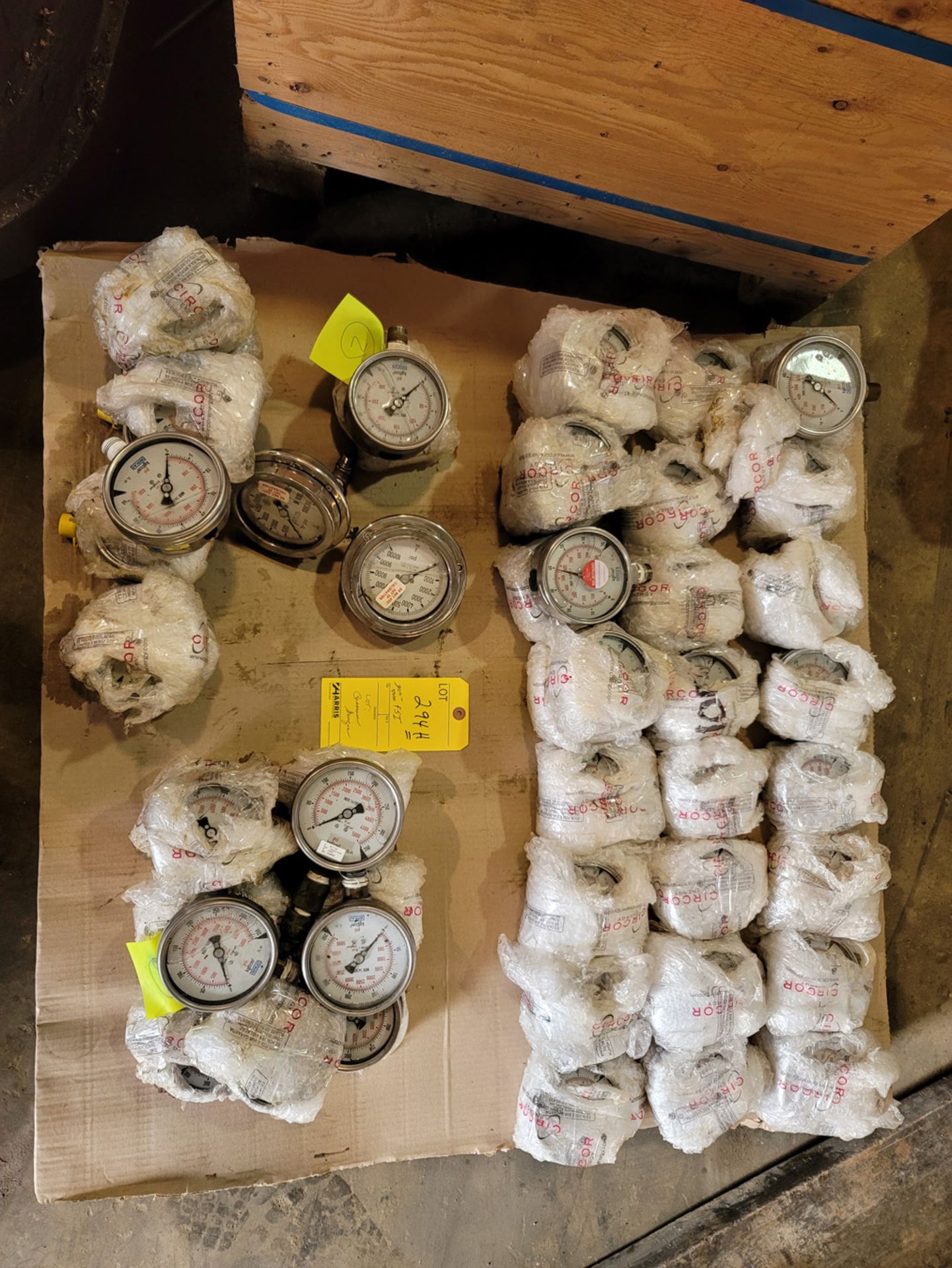 Lot: Pressure Gauges ranging from 300 - 5000 PSI (New)