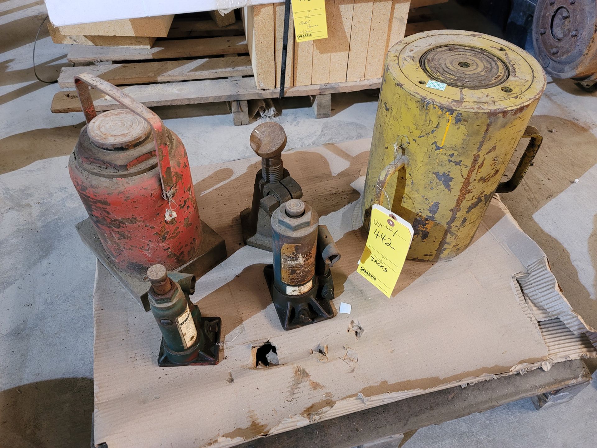 Lot: Assorted Jacks and (2) Railroad Jacks - Image 3 of 5