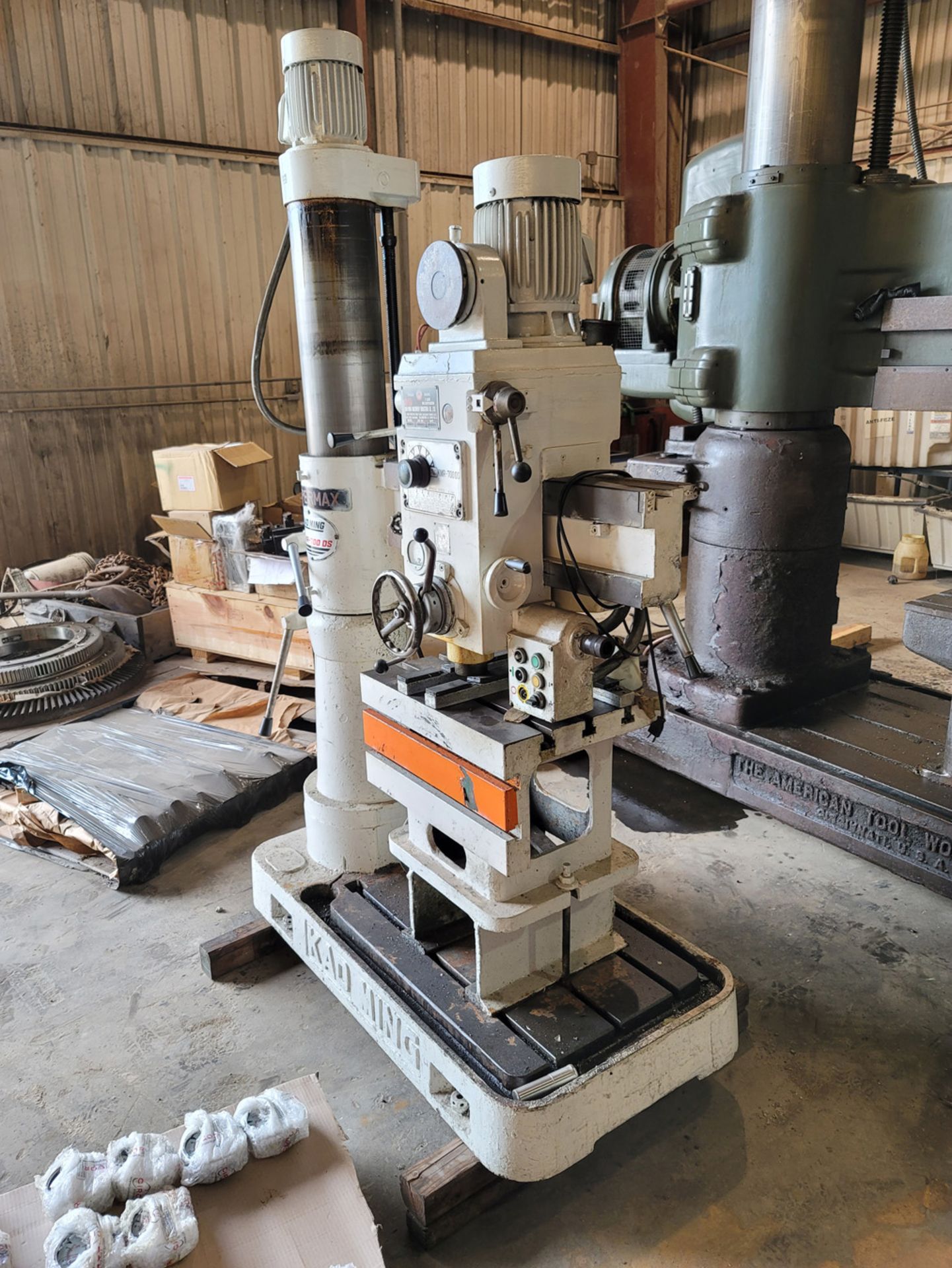 Kao Ming Model KMR-700 DS Radial Arm Drill - Image 4 of 10