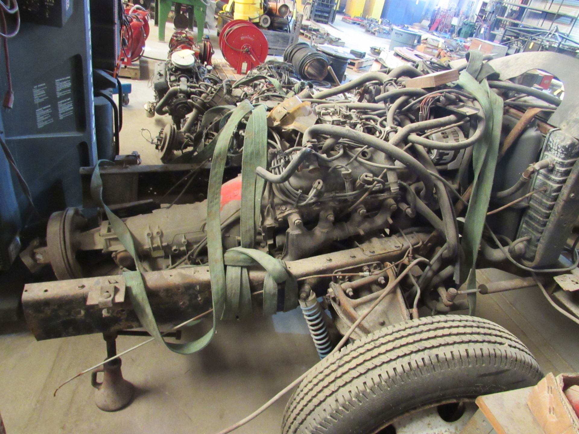 V8 Motor & Transmission on Frame - Image 7 of 8