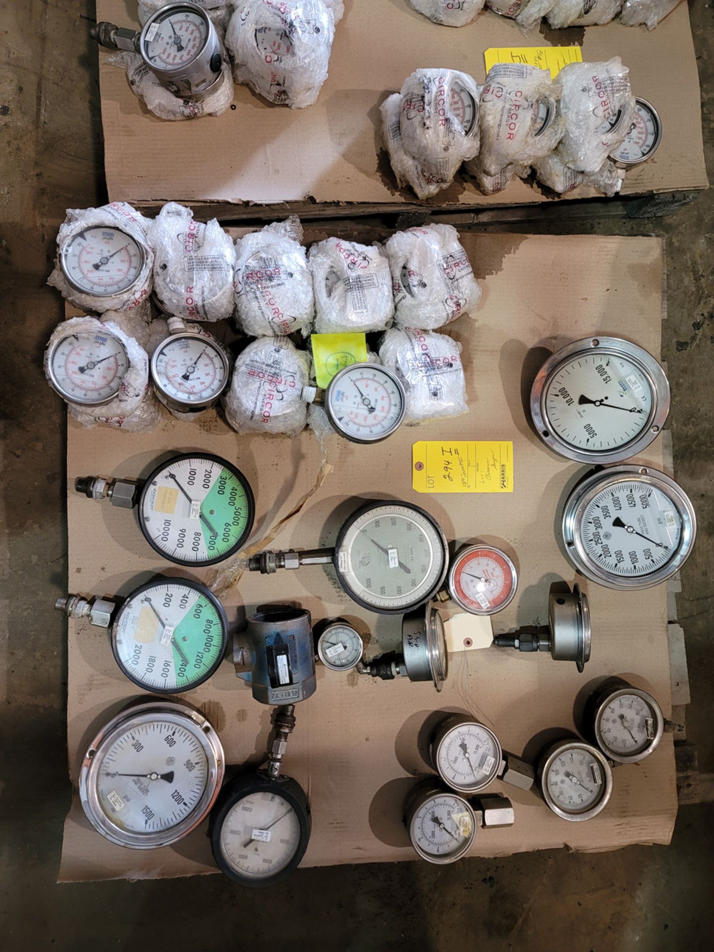 Lot: Pressure Gauges ranging from 150 - 15000 PSI (New)