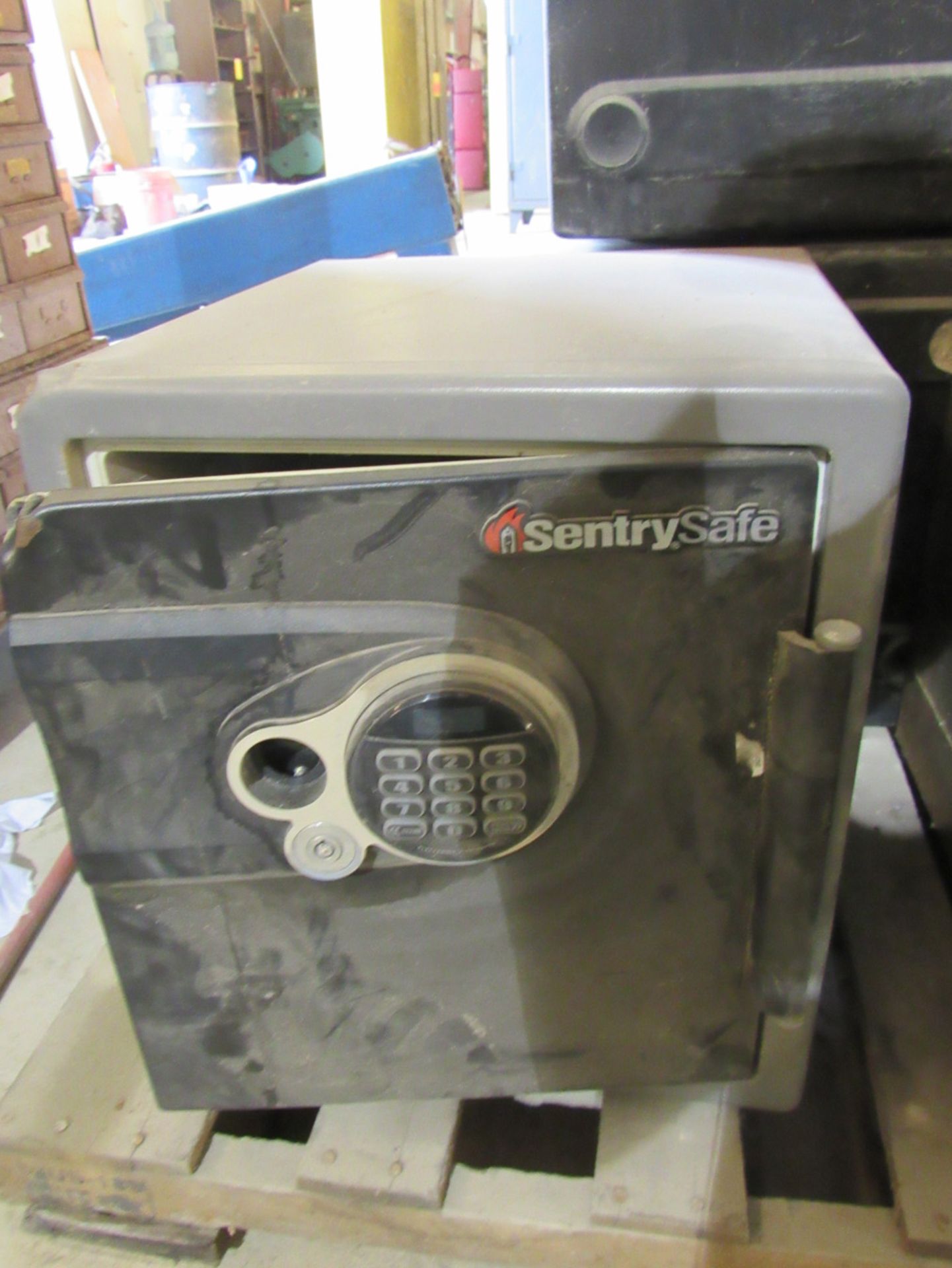 Lot of 5: Sentry Safes - Image 5 of 6