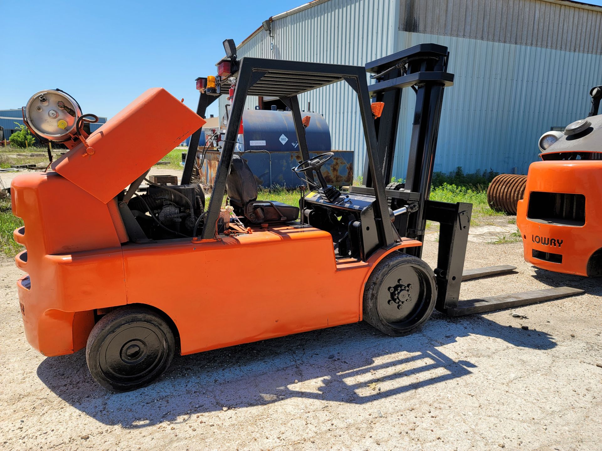 20,000 Lbs. Lowry Forklift with Boom - Image 7 of 7