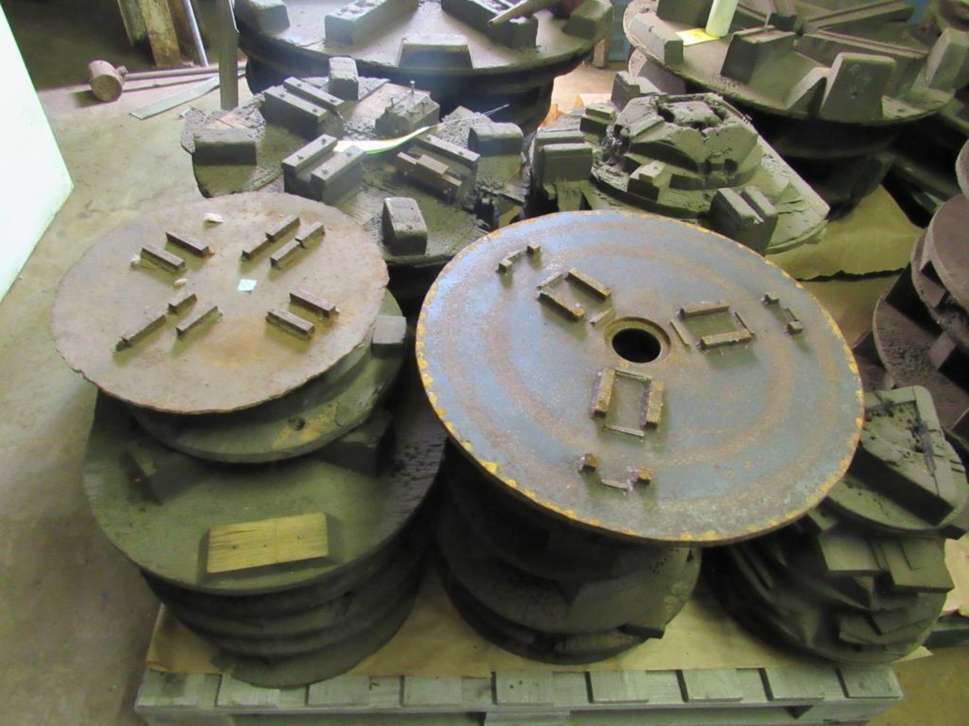 Lot: Handwheel Molds - Assorted Sizes, 16" to 24" dia. - Image 2 of 4