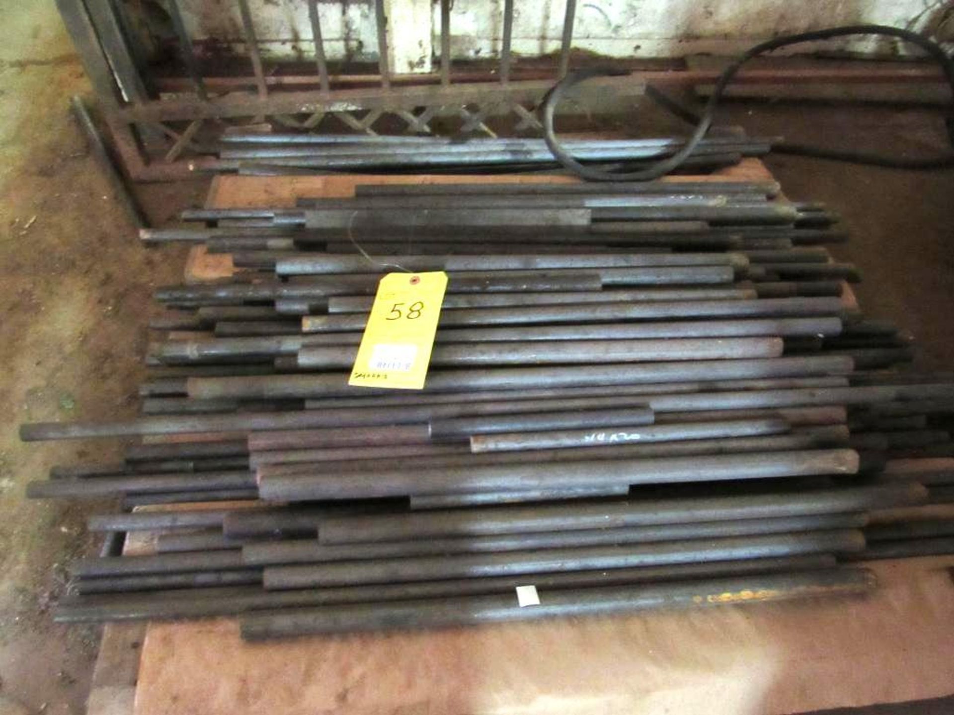 Lot: Assorted Material (solid rod, flat bar, and misc.)