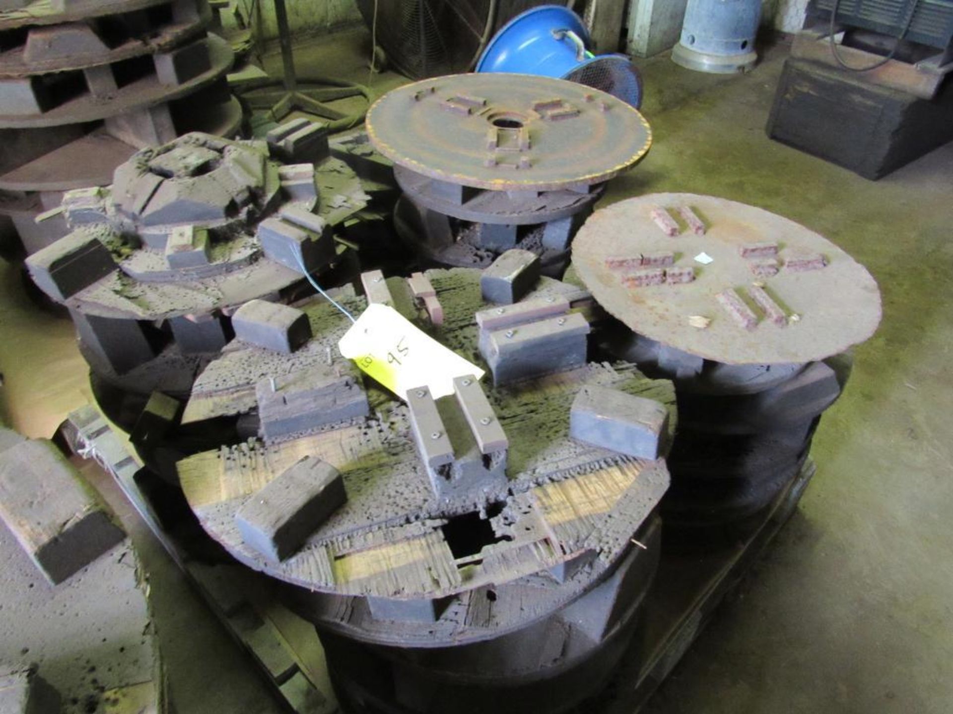 Lot: Handwheel Molds - Assorted Sizes, 16" to 24" dia. - Image 4 of 4