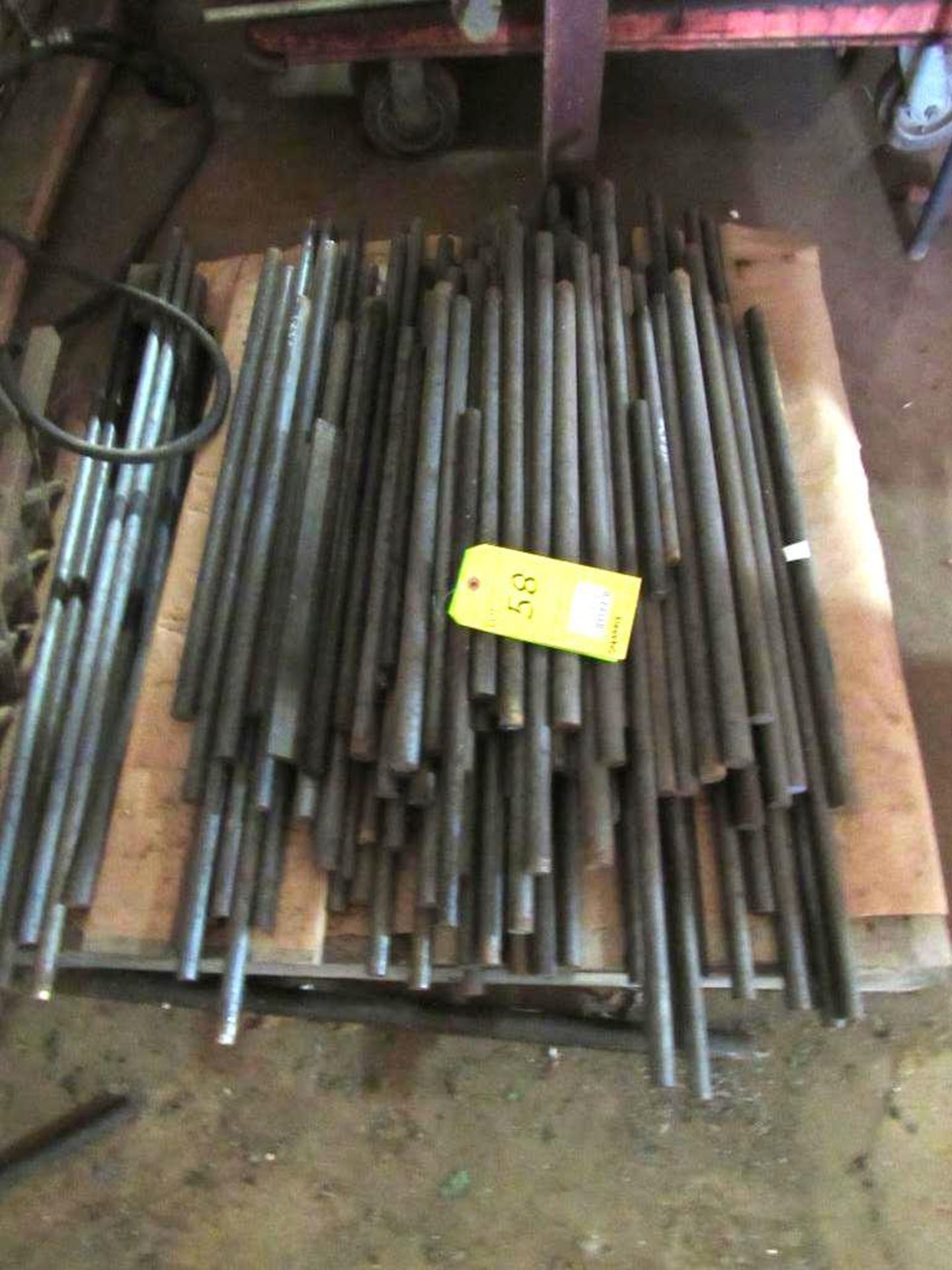 Lot: Assorted Material (solid rod, flat bar, and misc.) - Image 2 of 5