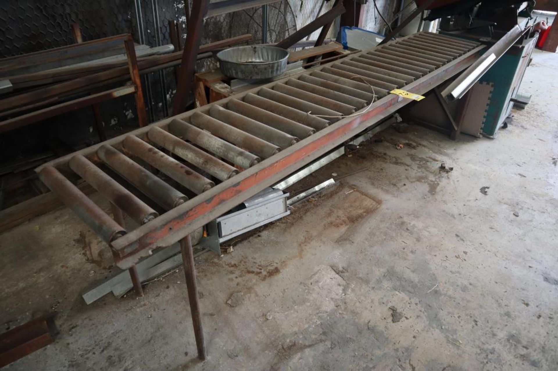 Roller Gravity Feed Conveyor Table, 10' Long