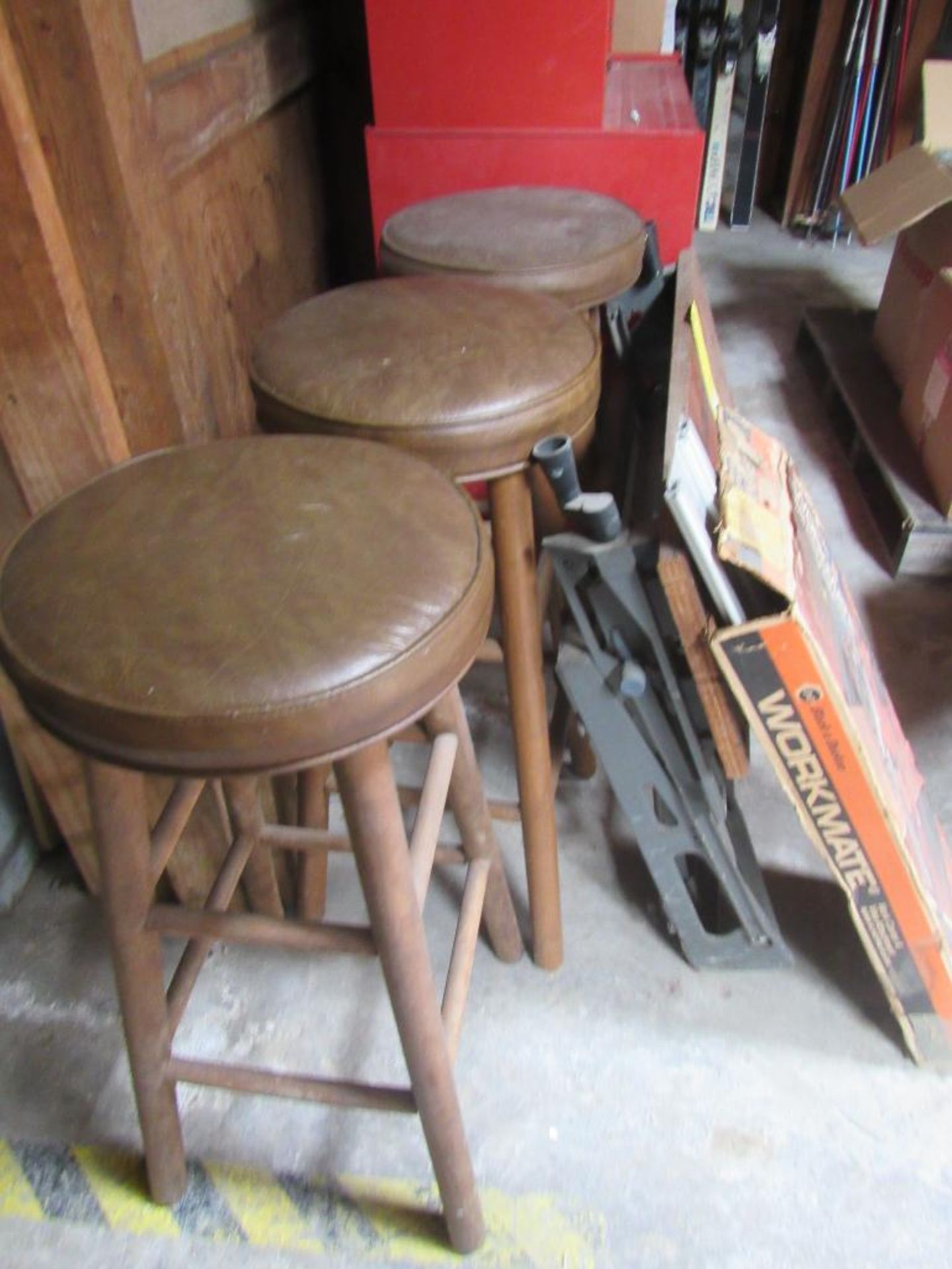 Lot: Workmate 300 Work Bench and stools - Image 3 of 3