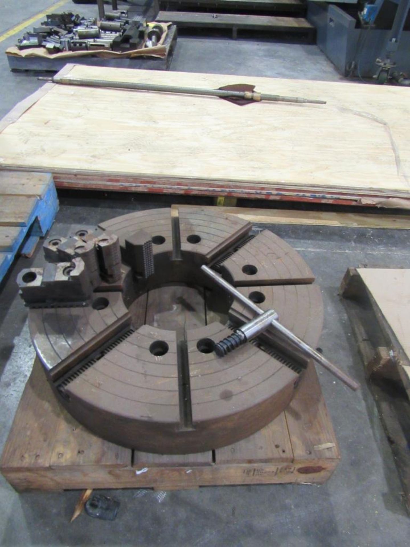 24" 4 Jaw Chuck, 10" thru hole, flat back