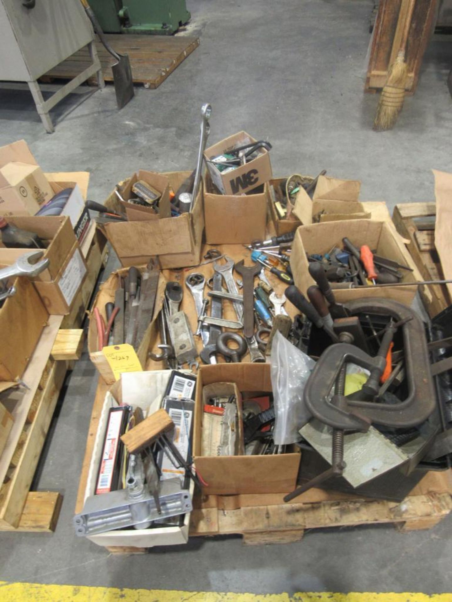 Pallet: Shop Items, assorted hardware - Image 4 of 6