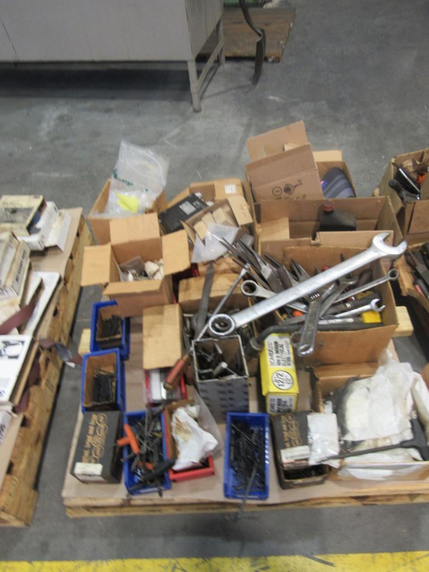 Pallet: Shop Items, assorted hardware - Image 2 of 6