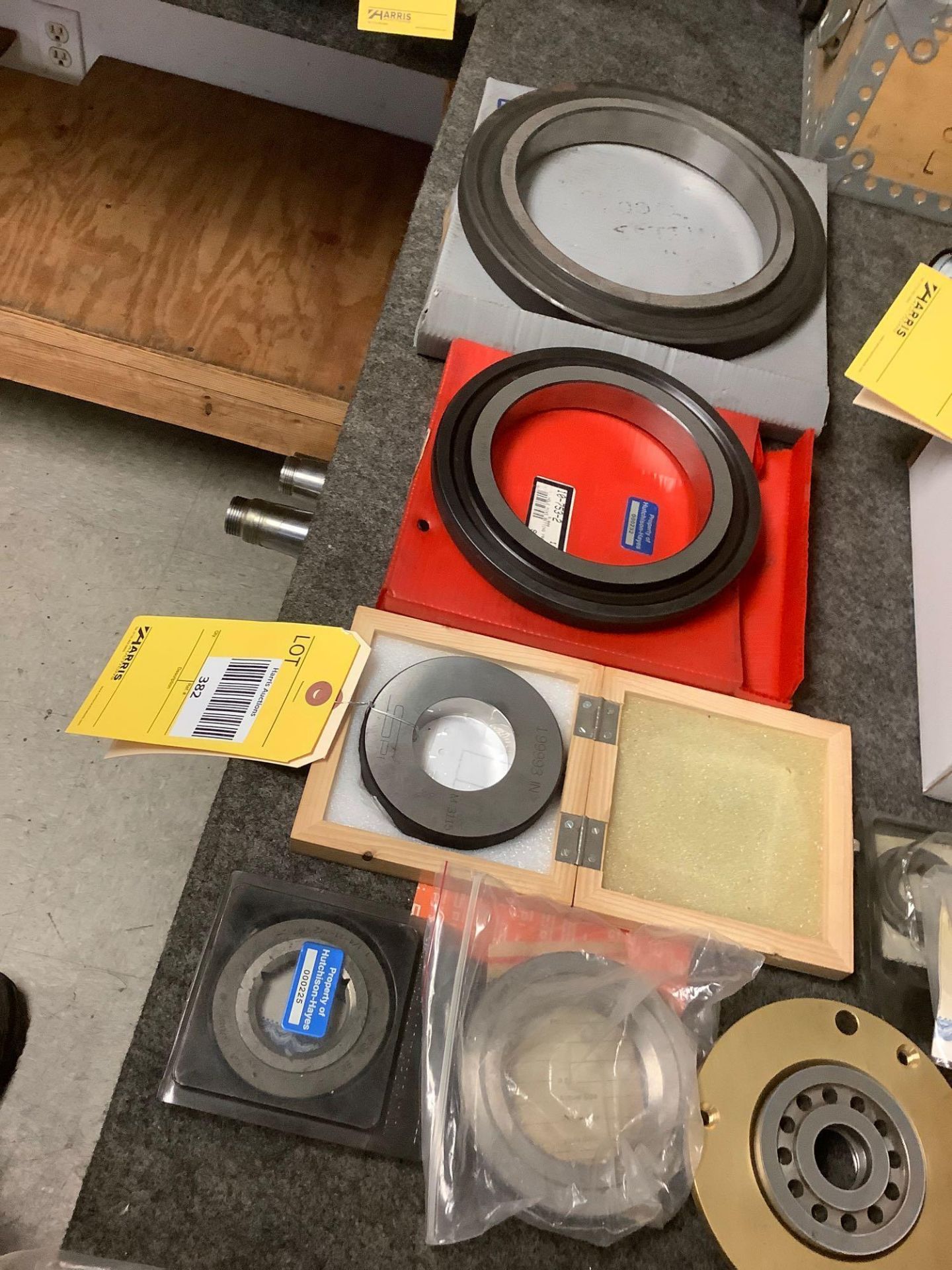 Lot: Assorted Hole Mike Setting Face and NPT Rings