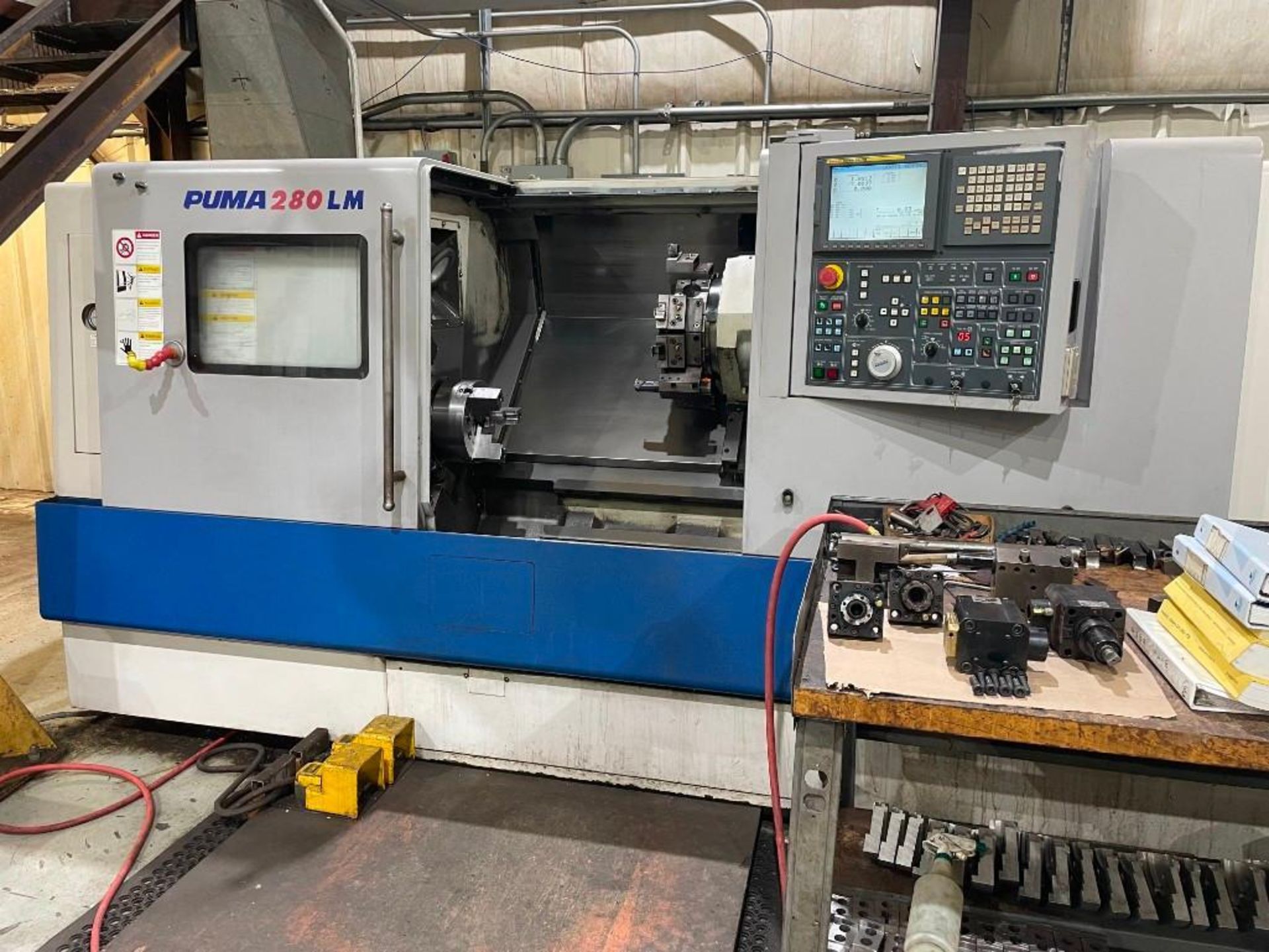 2007 Doosan Puma 280 LM CNC Slant Bed Lathe - Image 8 of 9