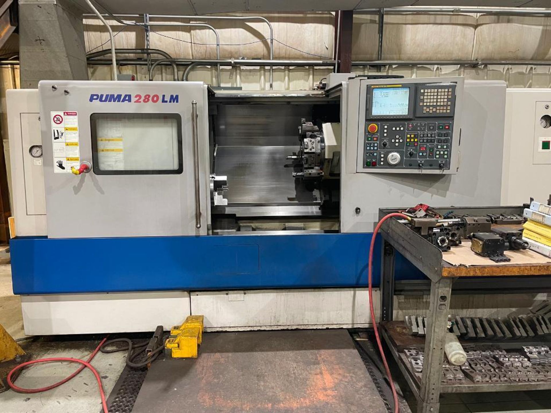 2007 Doosan Puma 280 LM CNC Slant Bed Lathe - Image 5 of 9