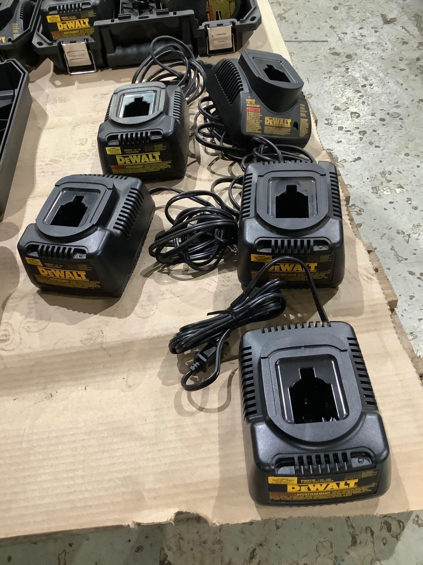 Lot of 5: DeWalt Battery Chargers - Image 4 of 4