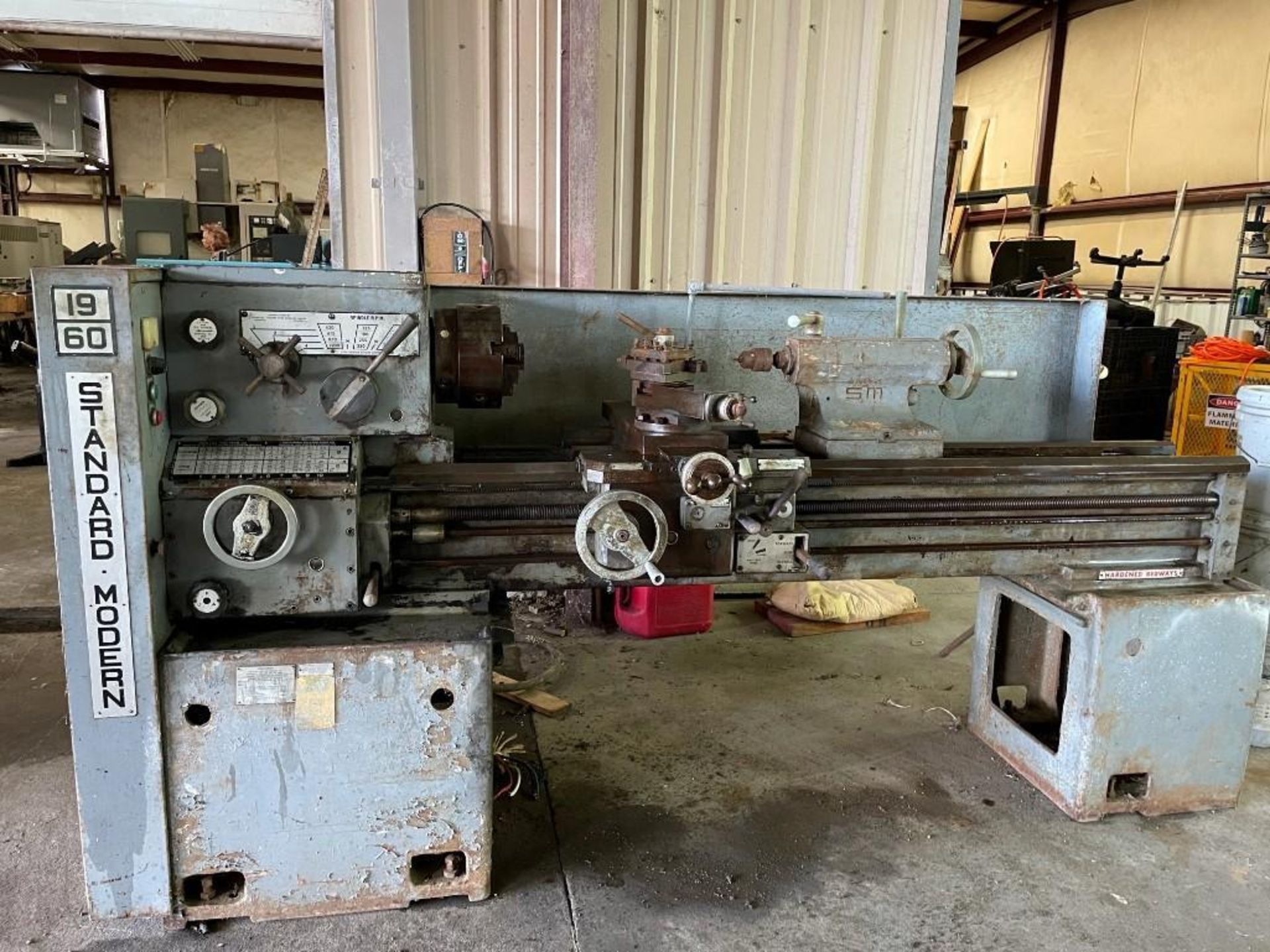 19" x 60" Standard Modern Model 1960 Engine Lathe