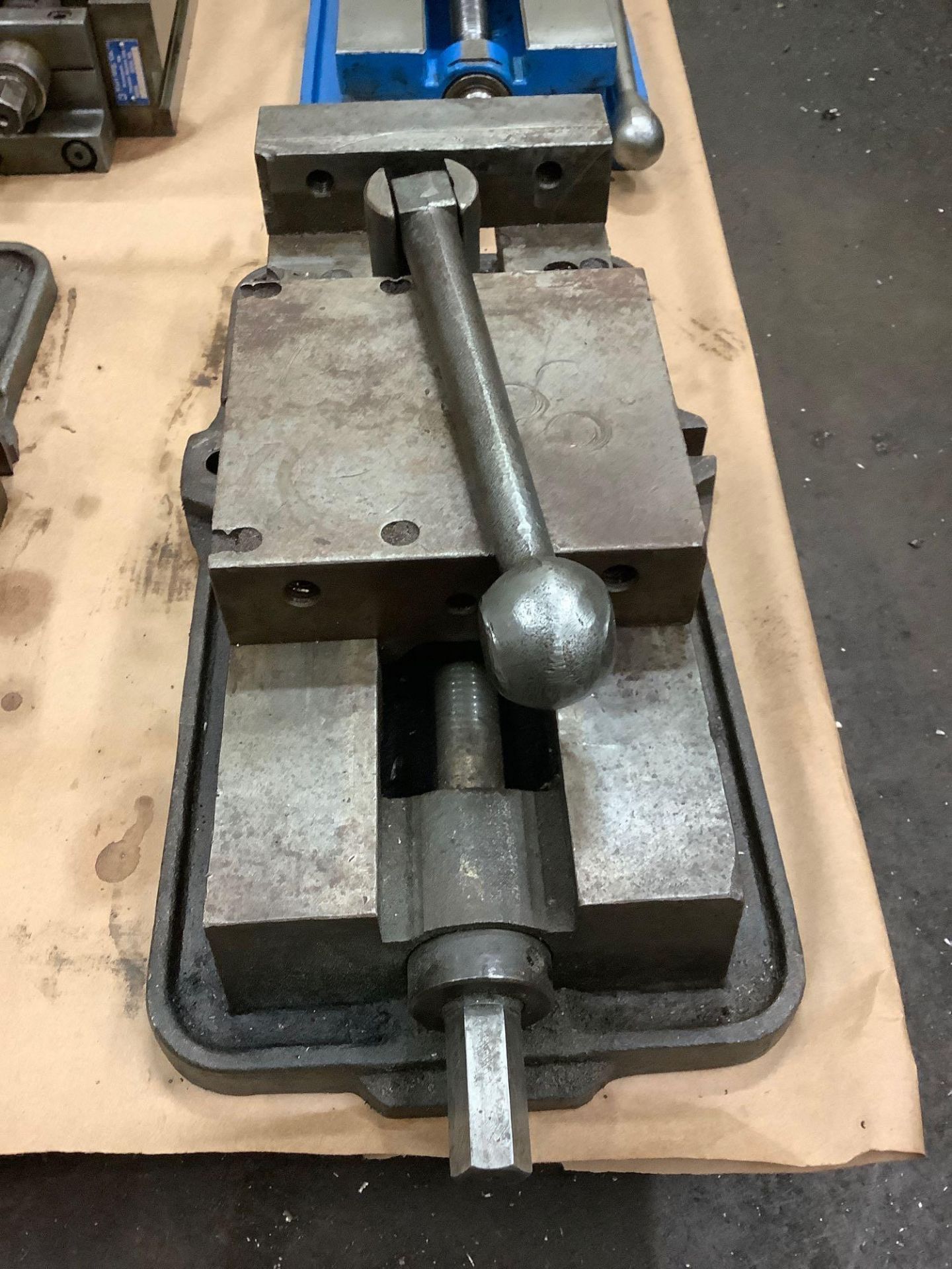 Yuasa Vise Model 550-608, 6" wide x 6" opening - Image 2 of 3