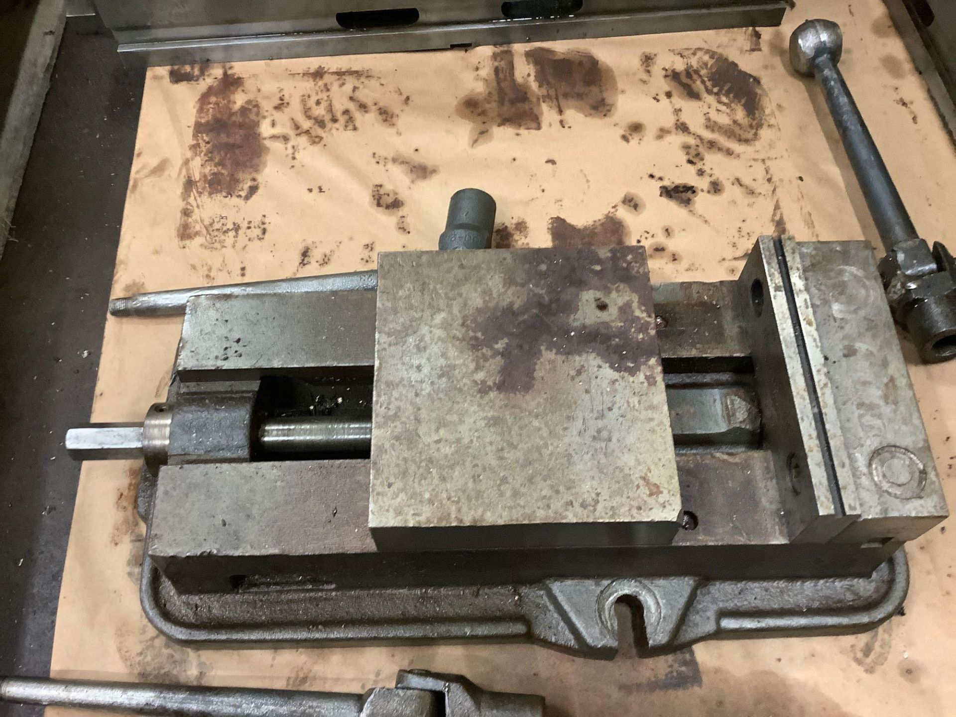 Yuasa Vise, Model 550-603, 6" wide x 7" opening