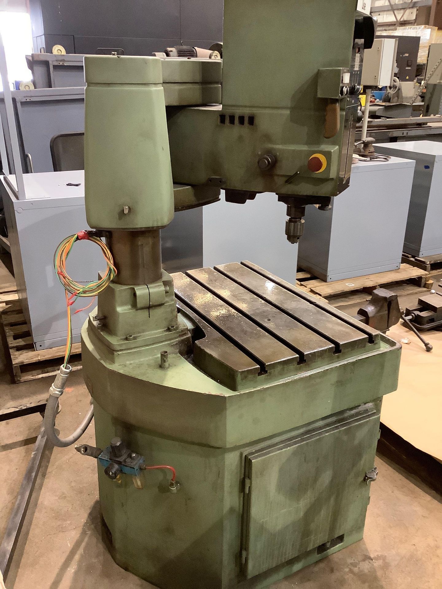 DoALL Model DTR-28 Articulating Arm Radial Drill Press - Image 3 of 7