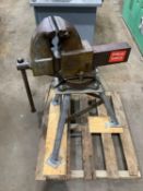 Reed No. 4CA Large Vise on Short Stand