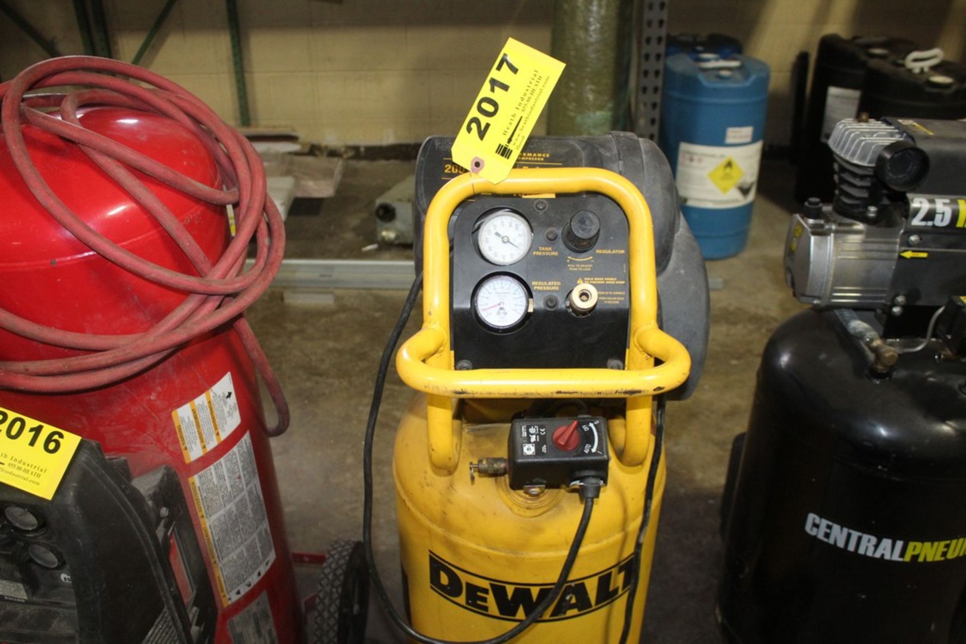 DEWALT MODEL D55168 15 GALLON PORTABLE AIR COMPRESSOR - Image 2 of 3