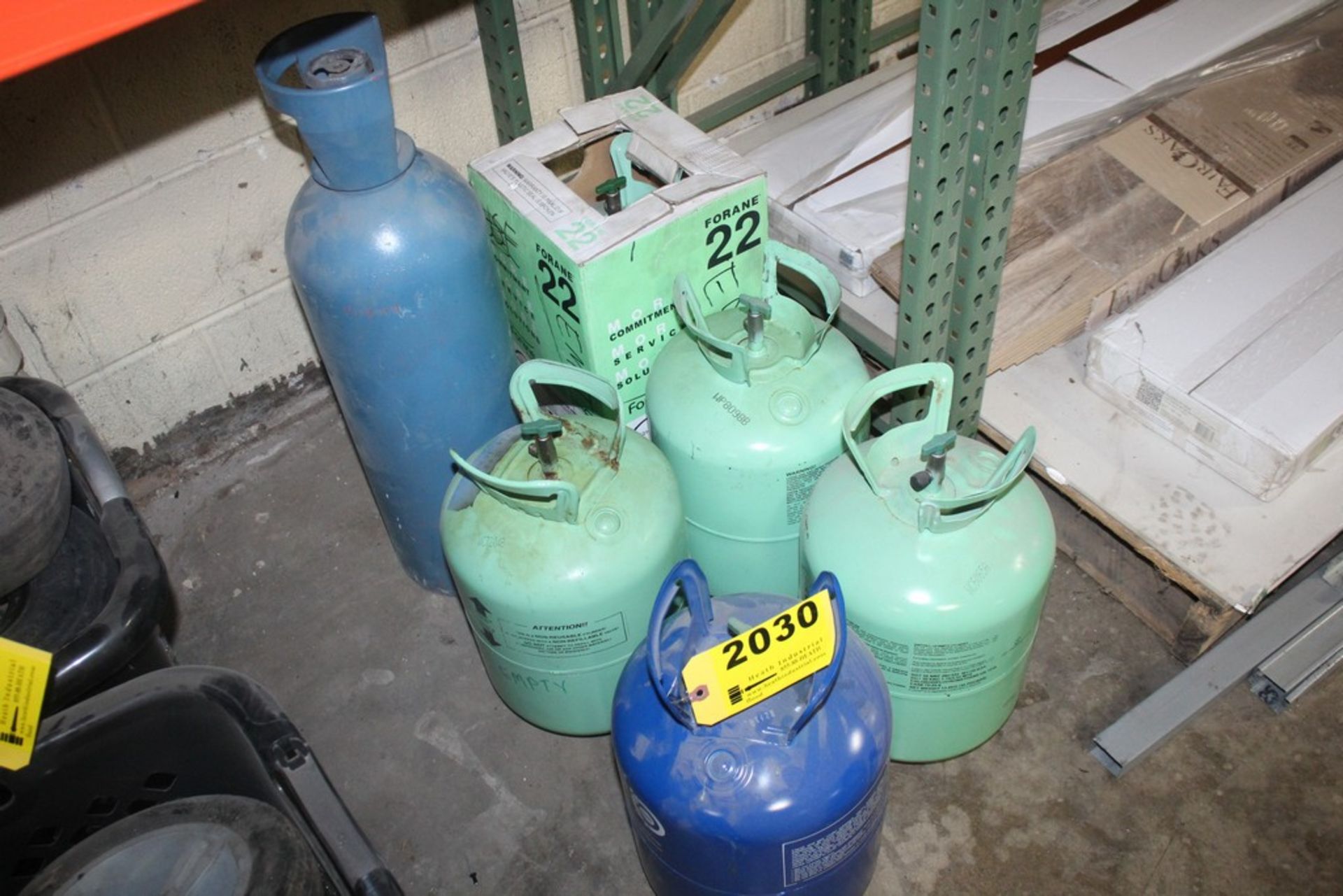 ASSORTED FREON TANKS, MOSTLY EMPTY