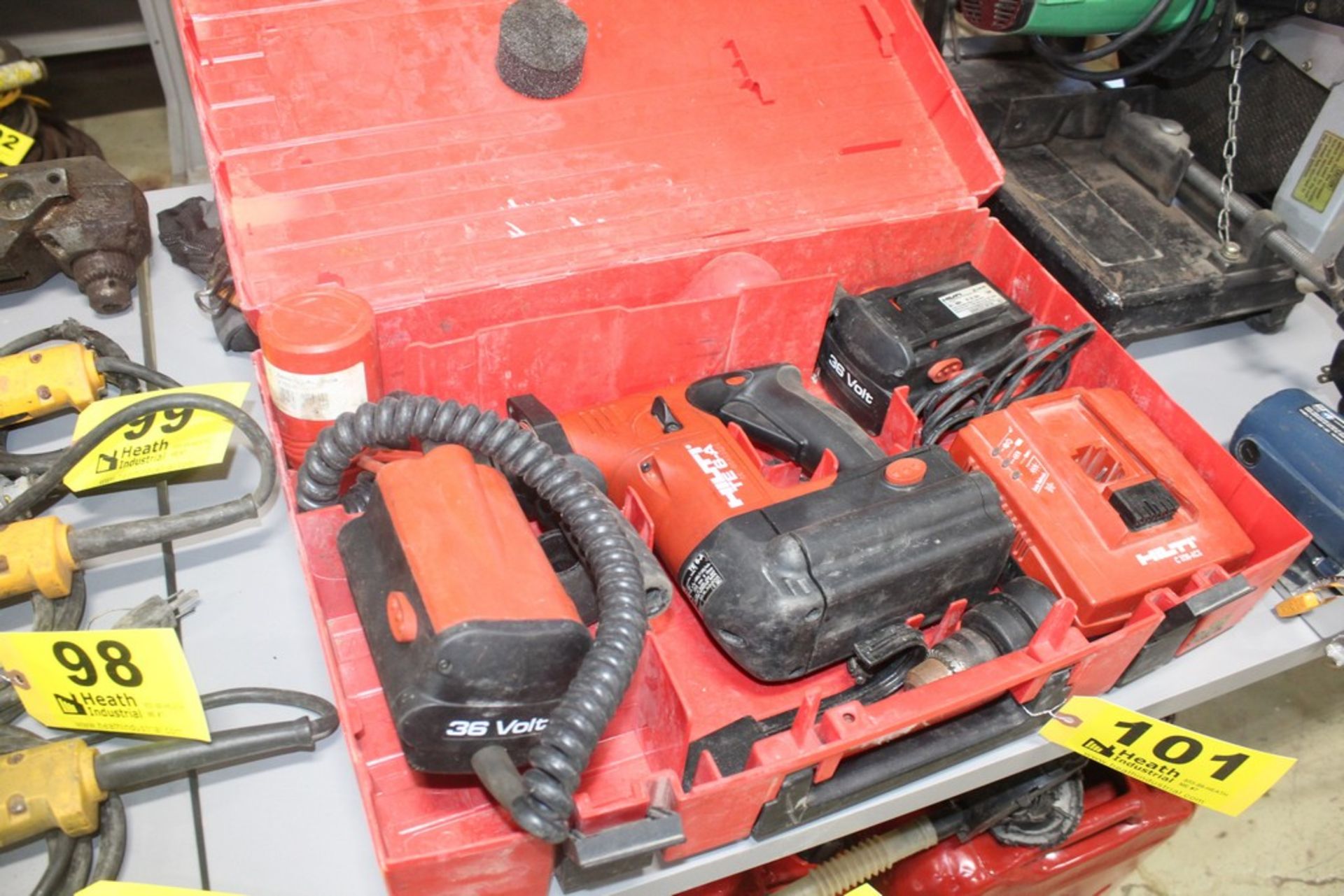 HILTI MODEL TE6-A CORDLESS 36V ROTARY HAMMER, WITH BATTERY, CHARGER AND CASE