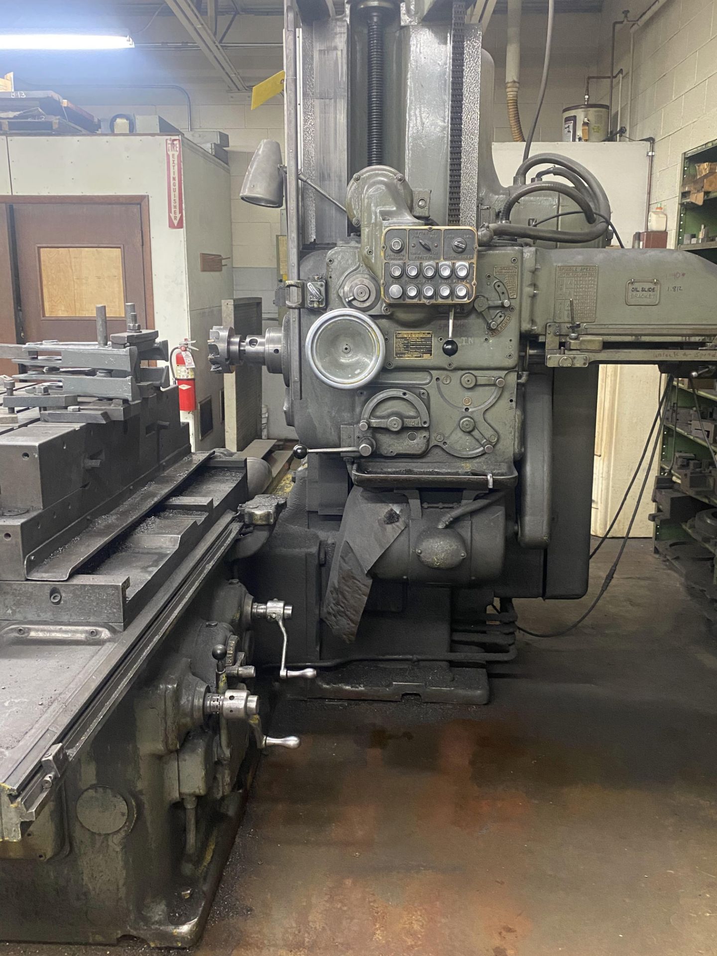 DEVLIEG 3" MODEL 3-B JIG MILL, S/N 22-165, 30" X 48" TABLE, 1200 RPM SPINDLE, 36" VERTICAL TRAVEL OF - Image 2 of 5