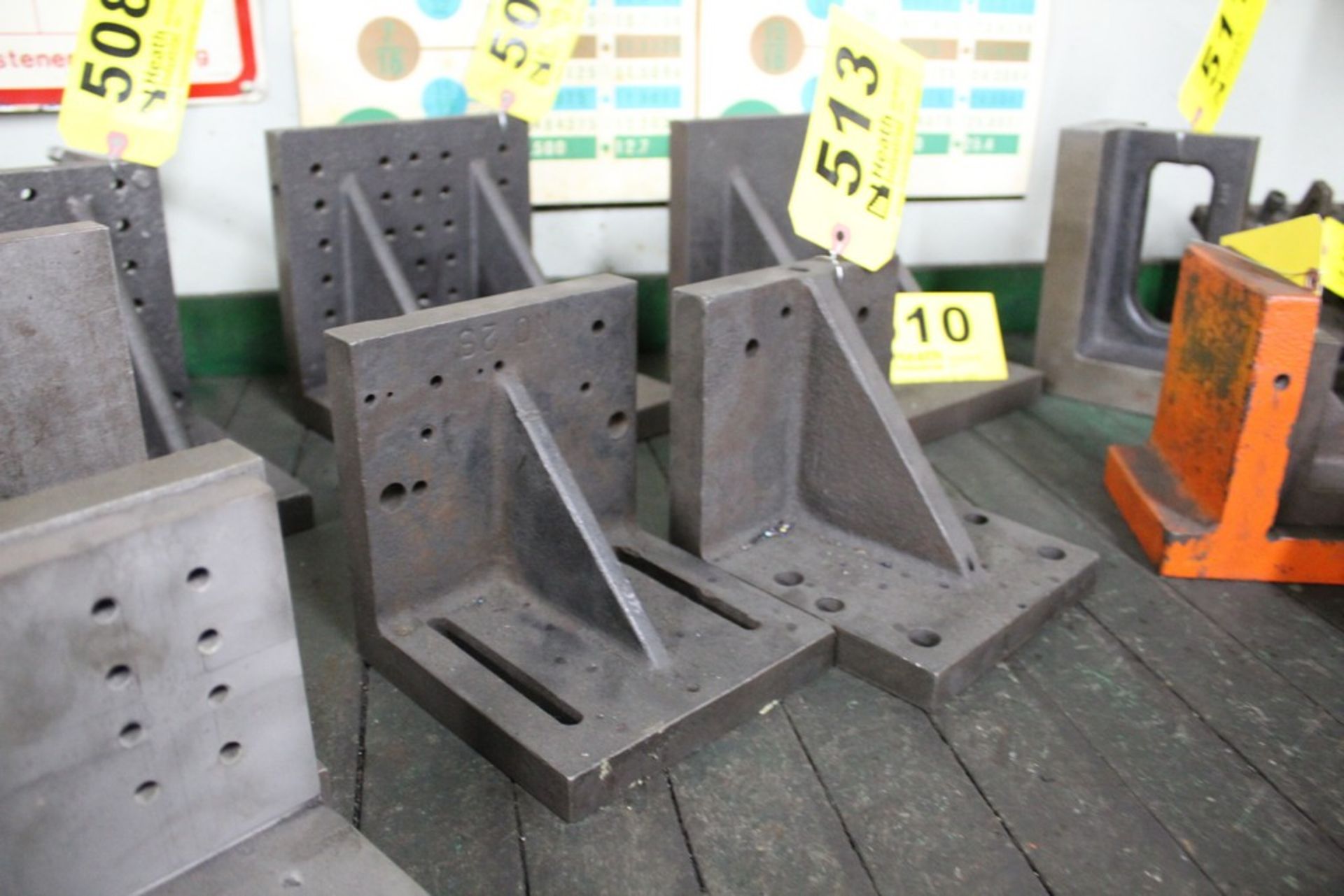 (2) ASSORTED RIGHT ANGLE PLATES